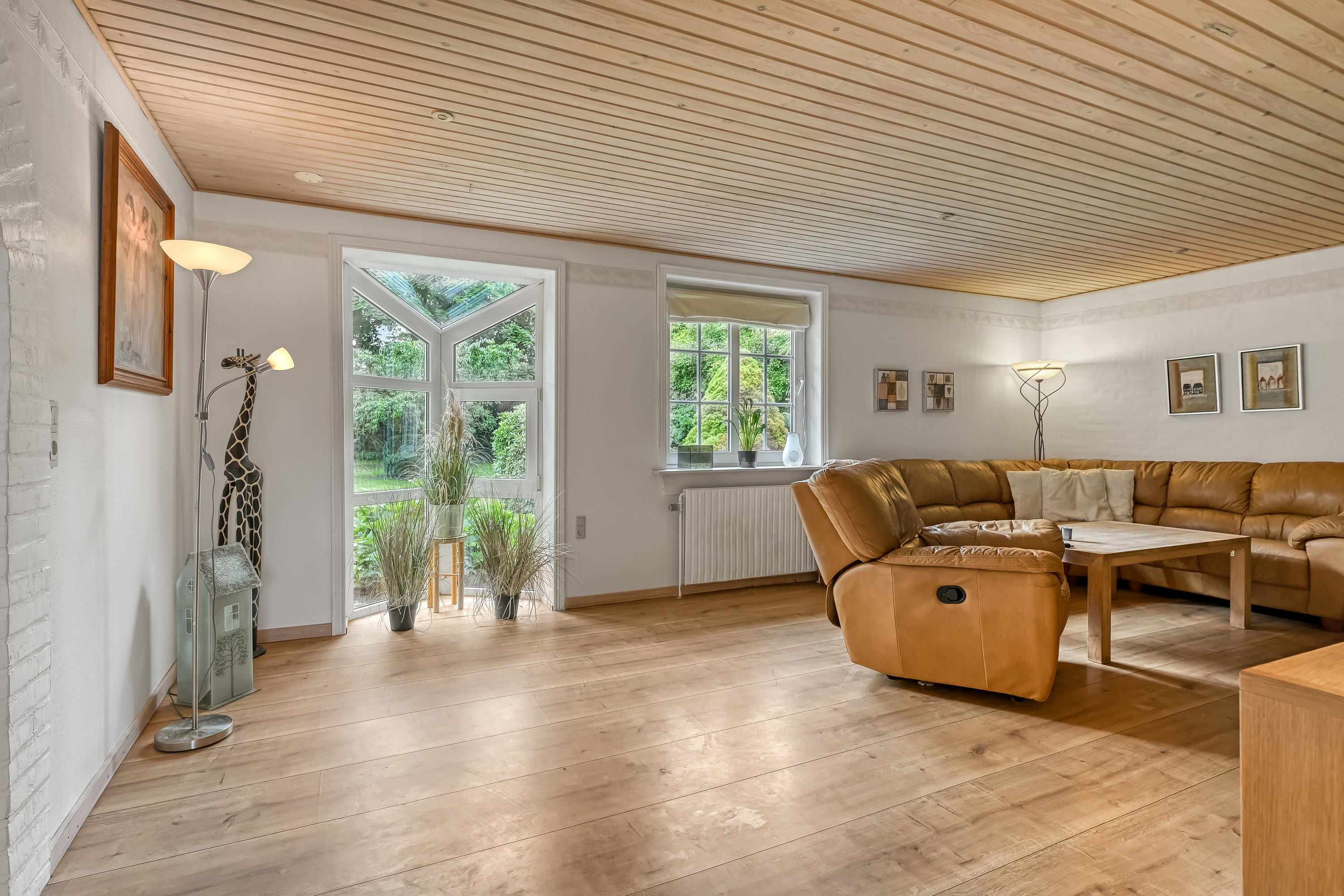 Fremhævet stue billede i fuldskærmstilstand. Billede af Stationsvej 35, Filskov, 7200 Grindsted