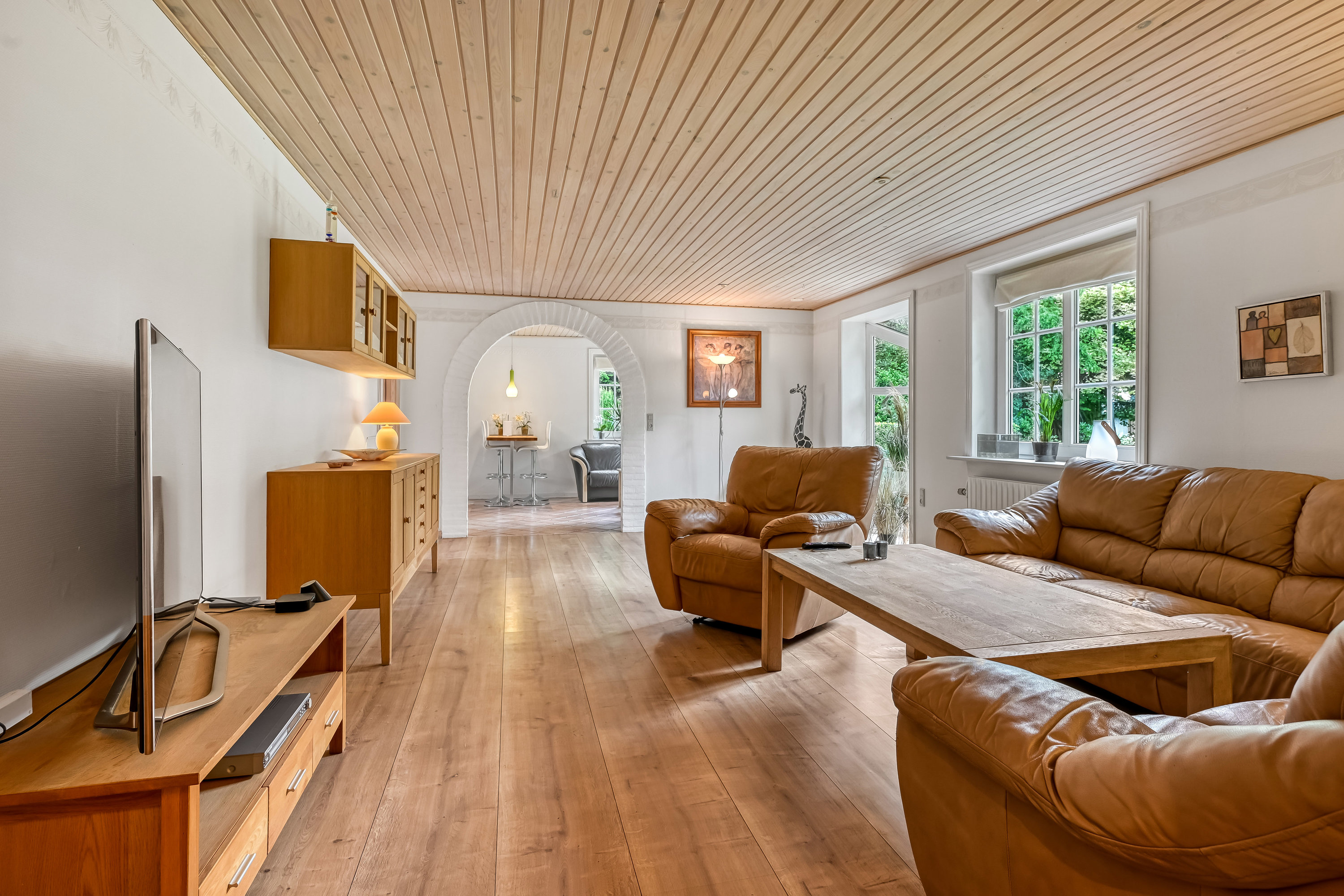 Fremhævet stue billede i fuldskærmstilstand. Billede af Stationsvej 35, Filskov, 7200 Grindsted