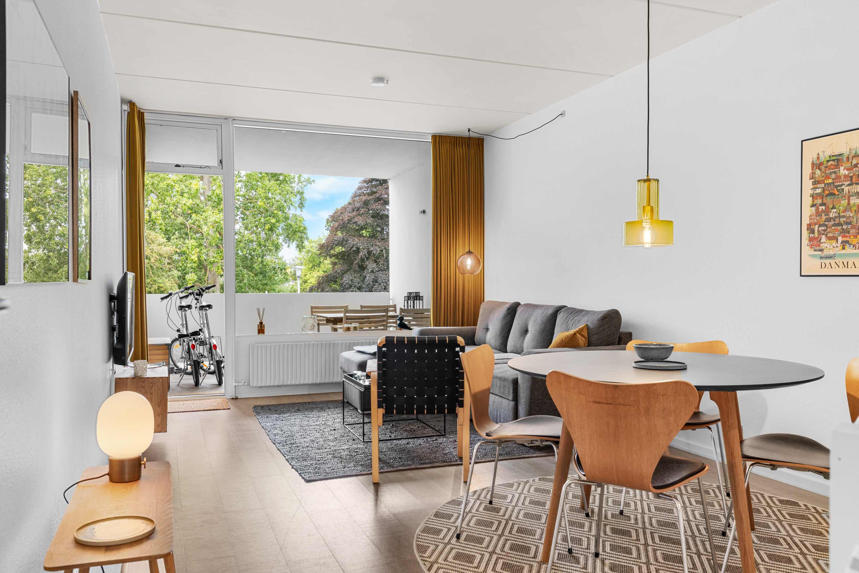 Fremhævet stue billede i fuldskærmstilstand. Billede af Klintealle 1G, 1. 205., 5600 Faaborg