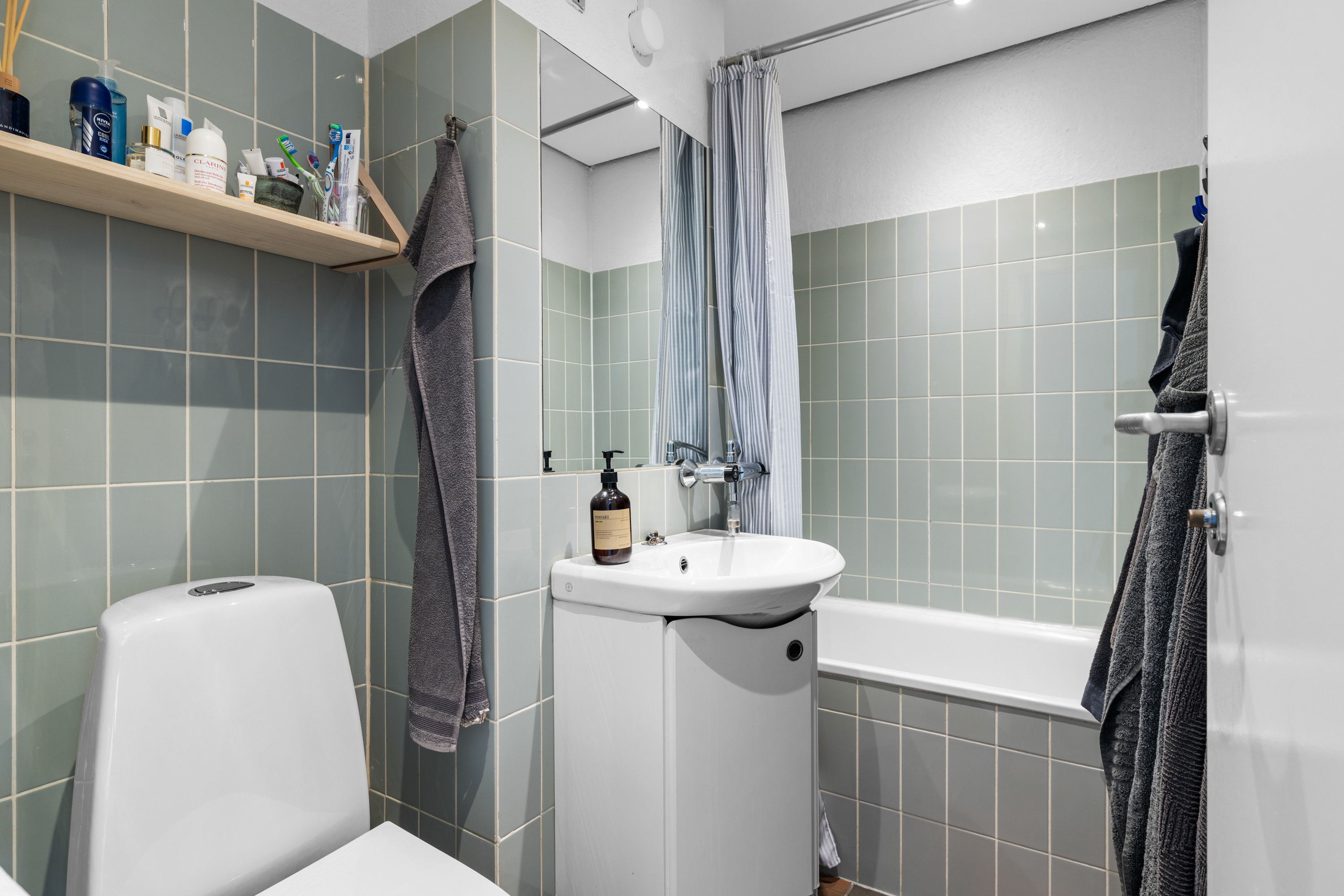 Fremhævet badeværelse billede i fuldskærmstilstand. Billede af Klintealle 1G, 1. 205., 5600 Faaborg