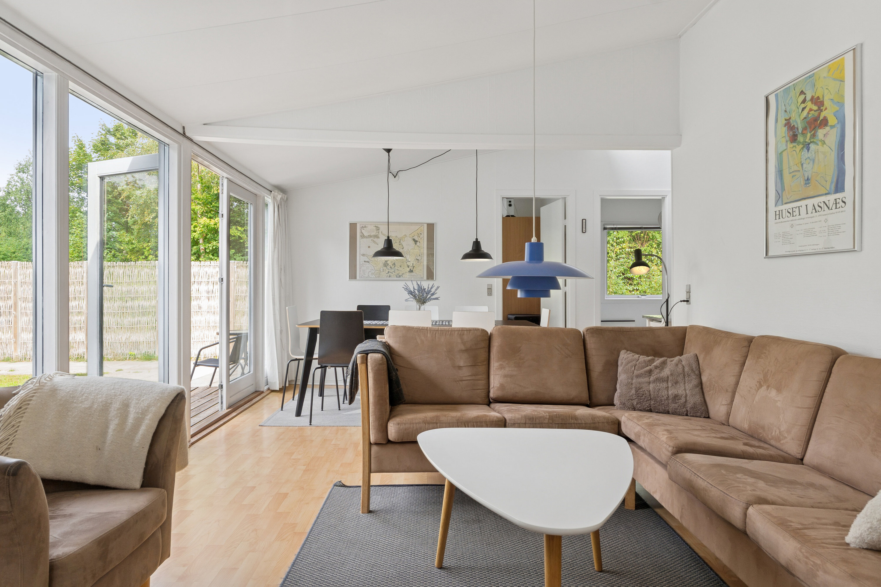 Fremhævet stue billede i fuldskærmstilstand. Billede af Klinteborgvej 6, Ordrup, 4540 Fårevejle