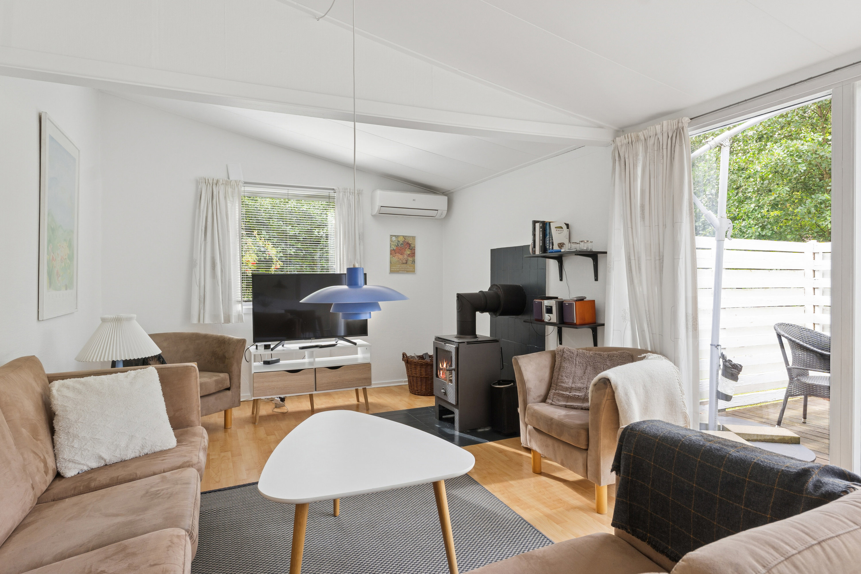 Fremhævet stue billede i fuldskærmstilstand. Billede af Klinteborgvej 6, Ordrup, 4540 Fårevejle