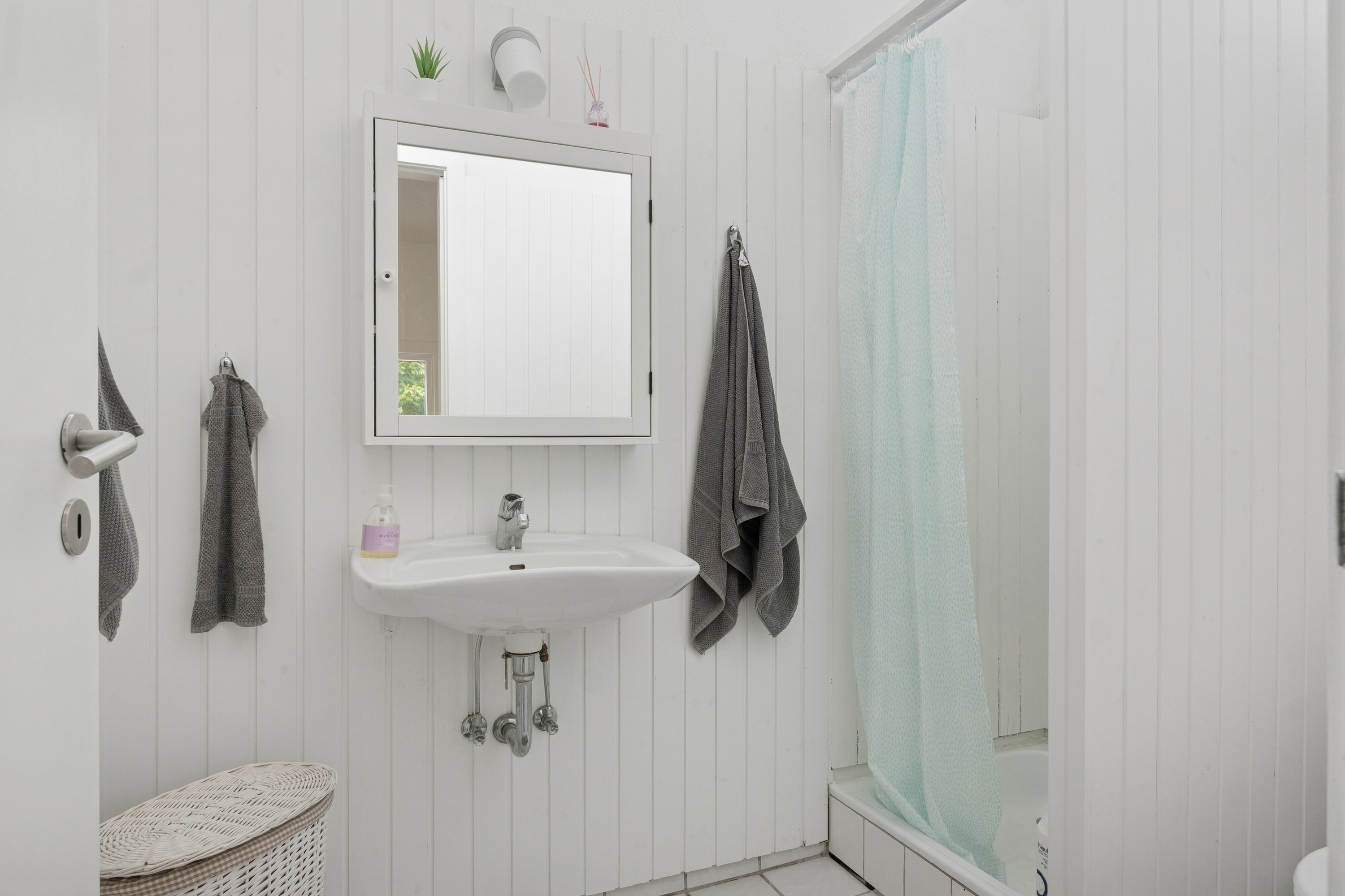 Fremhævet badeværelse billede i fuldskærmstilstand. Billede af Klinteborgvej 6, Ordrup, 4540 Fårevejle