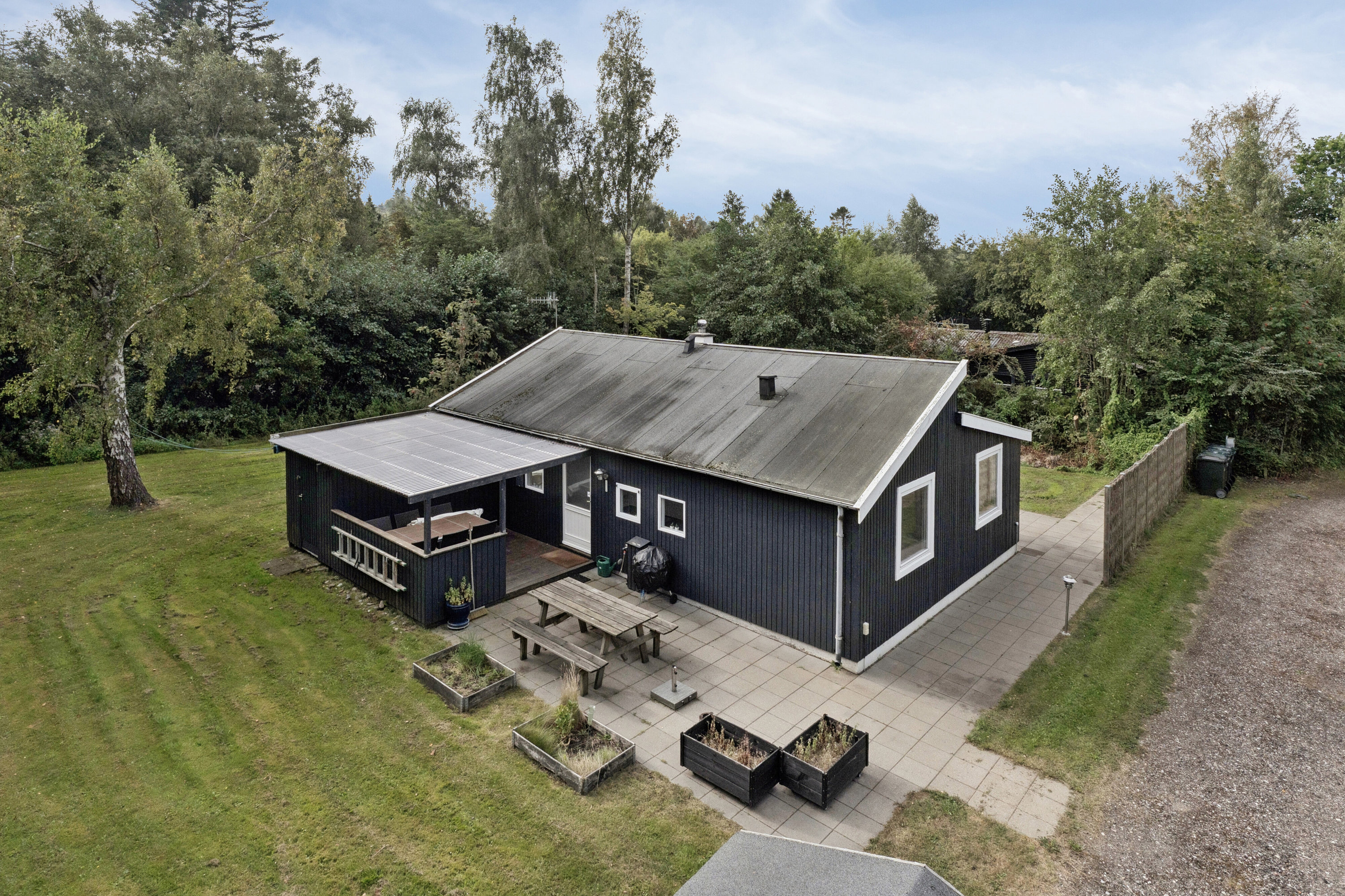 Fremhævet luftfoto billede i fuldskærmstilstand. Billede af Klinteborgvej 6, Ordrup, 4540 Fårevejle