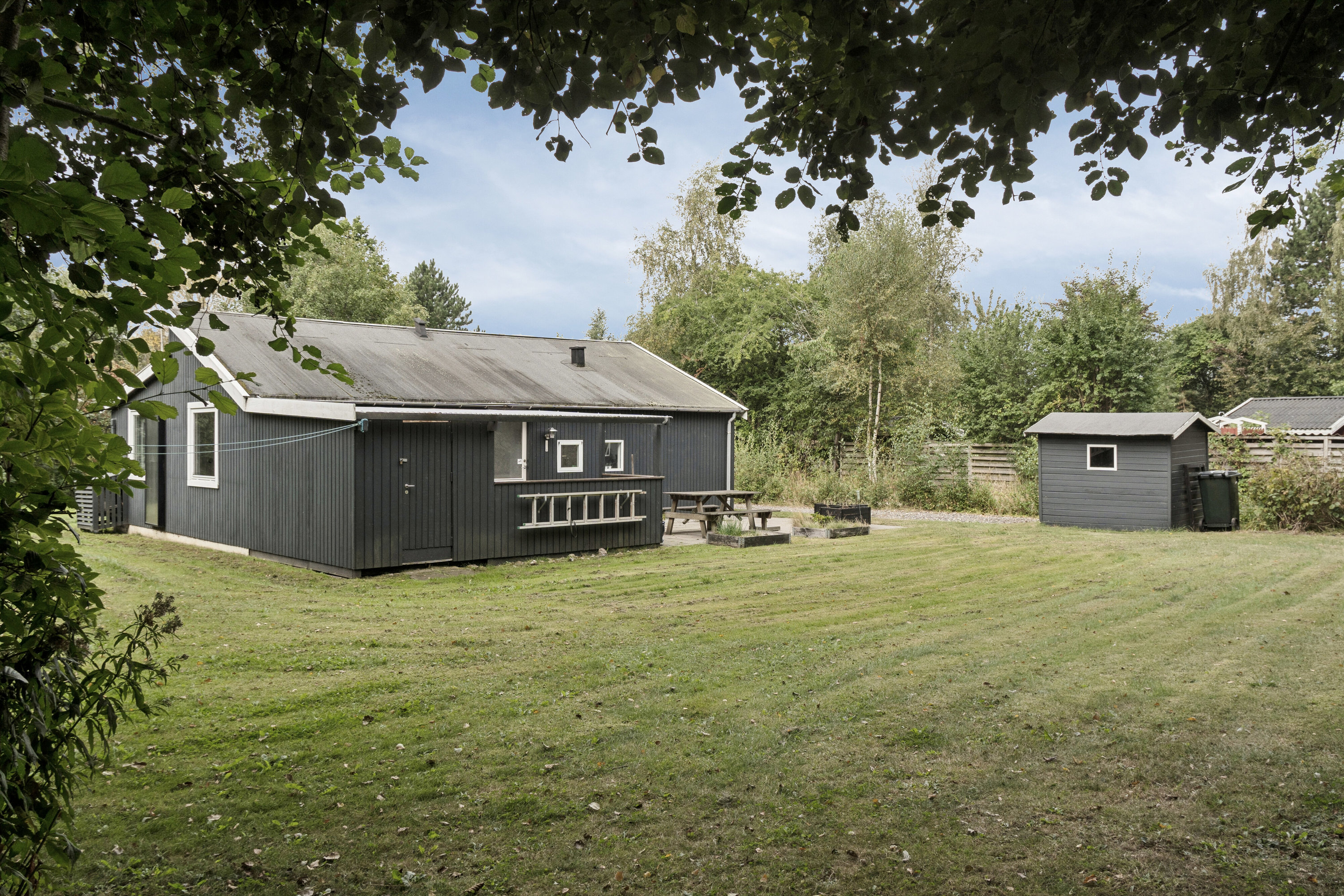 Fremhævet set fra haven billede i fuldskærmstilstand. Billede af Klinteborgvej 6, Ordrup, 4540 Fårevejle