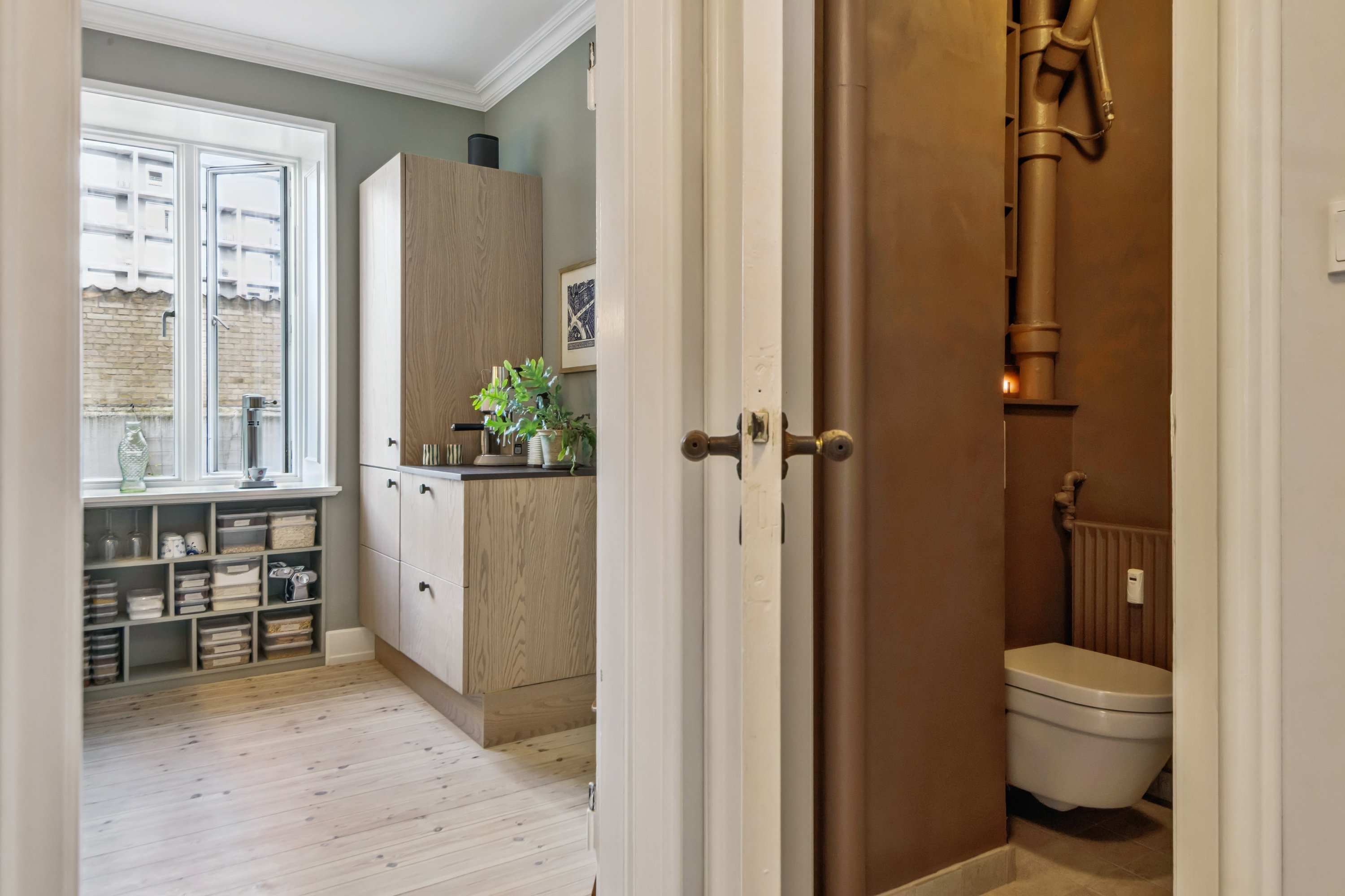 Fremhævet badeværelse billede i fuldskærmstilstand. Billede af Østerbro 59, st.. tv., 9000 Aalborg