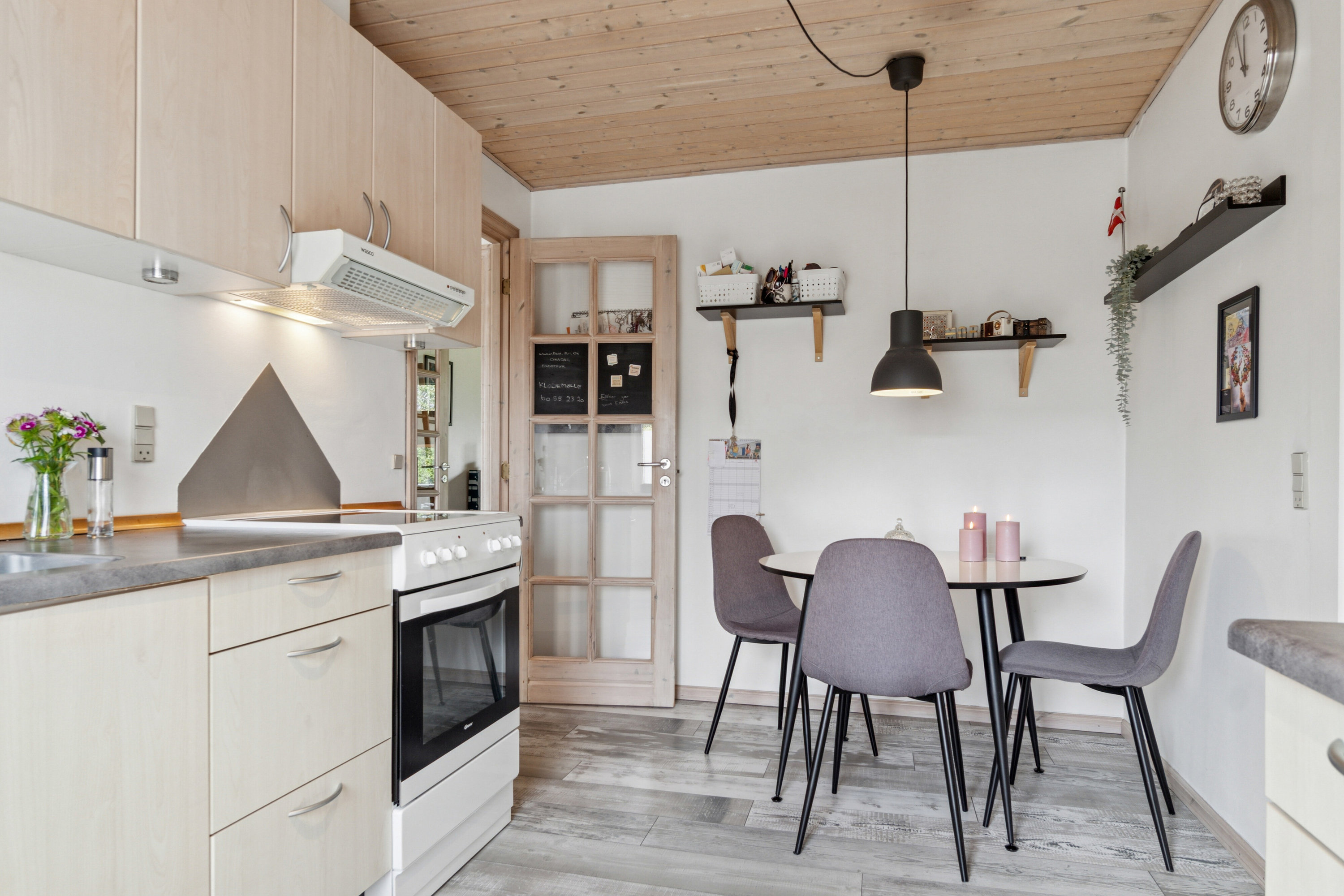 Fremhævet køkken billede i fuldskærmstilstand. Billede af Mosevej 13, 7442 Engesvang