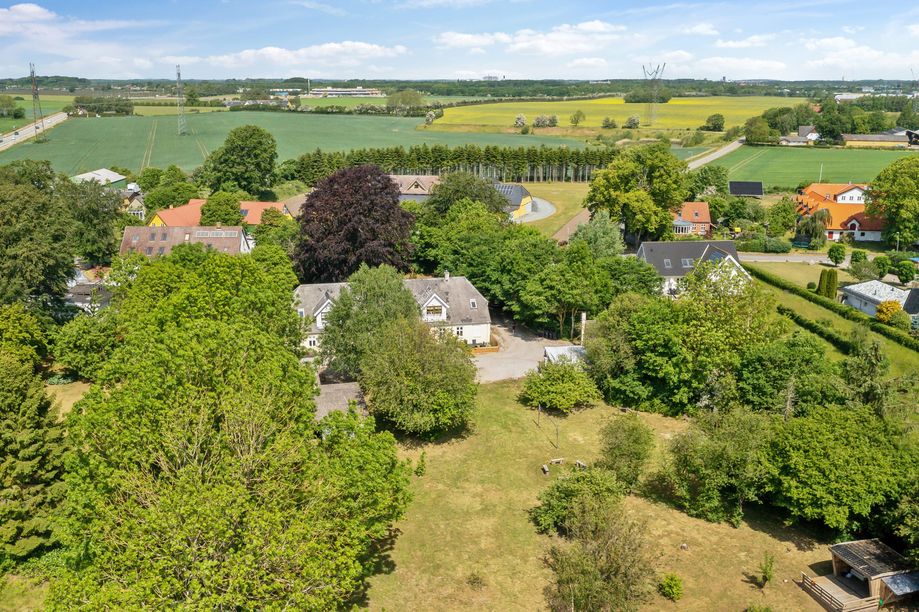 Fremhævet luftfoto billede i fuldskærmstilstand. Billede af Volderslev Bygade 7A, Volderslev, 5260 Odense S