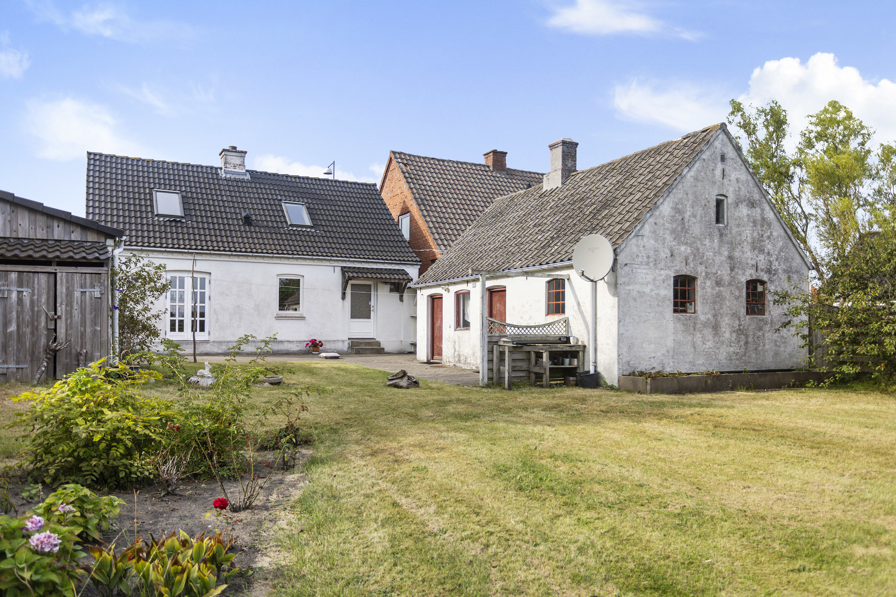 Fremhævet facade billede i fuldskærmstilstand. Billede af Østkystvejen 351, Voerså, 9300 Sæby