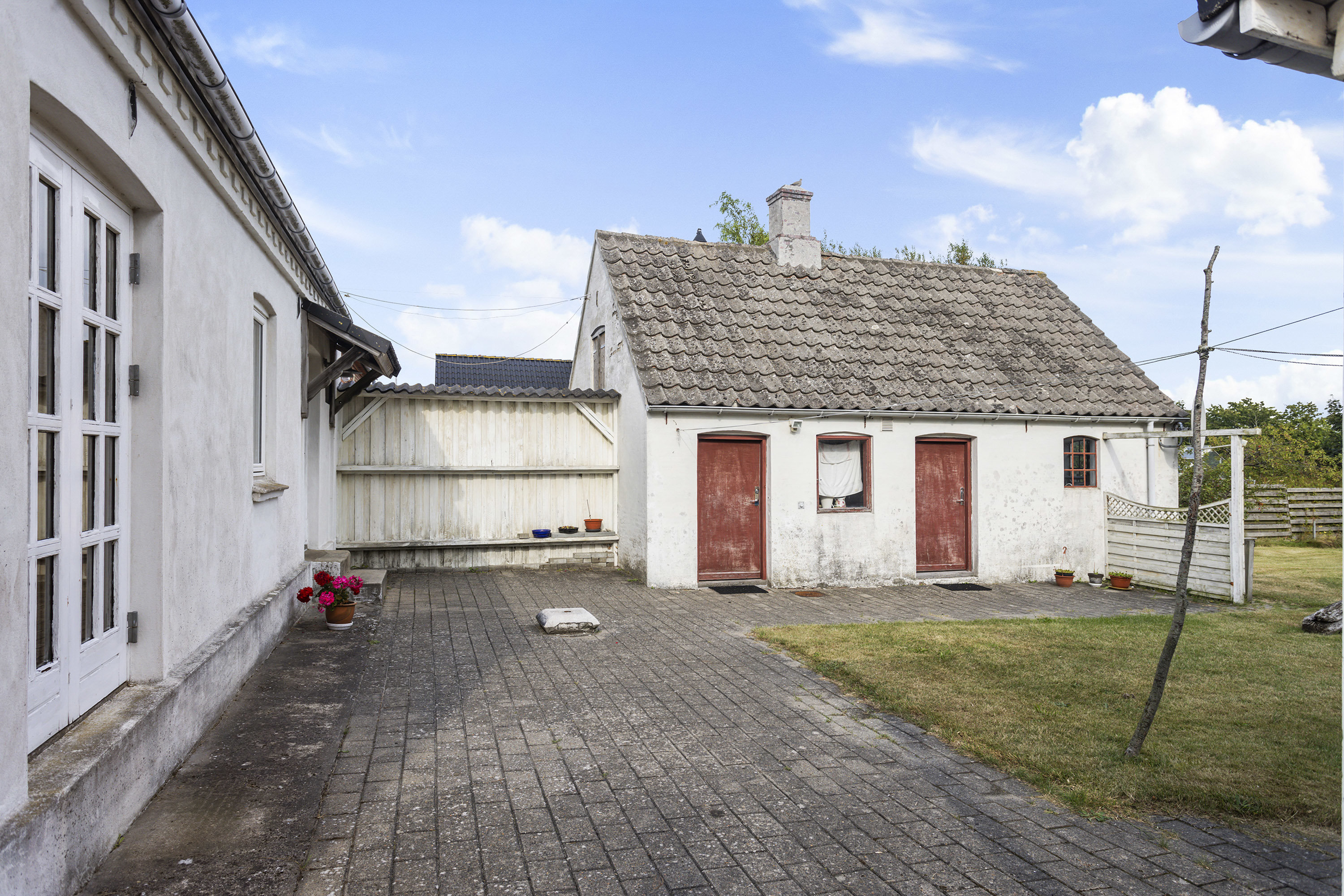 Fremhævet facade billede i fuldskærmstilstand. Billede af Østkystvejen 351, Voerså, 9300 Sæby