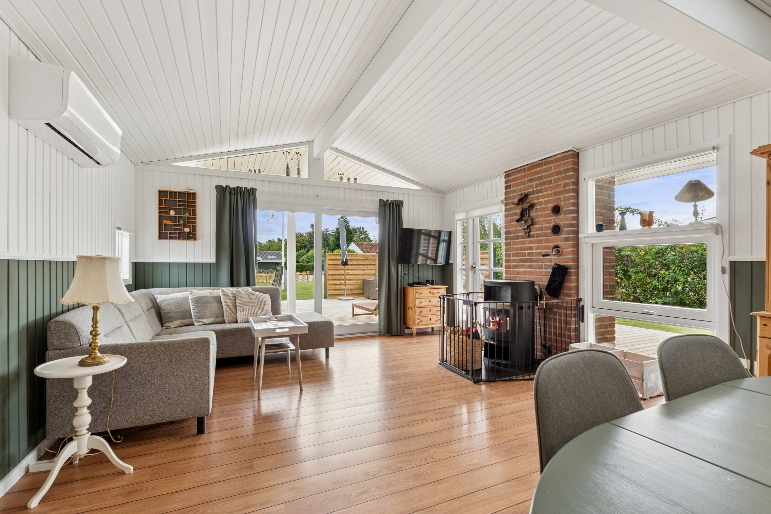 Fremhævet stue billede i fuldskærmstilstand. Billede af Ausasvej 3, Østerballe, 5450 Otterup