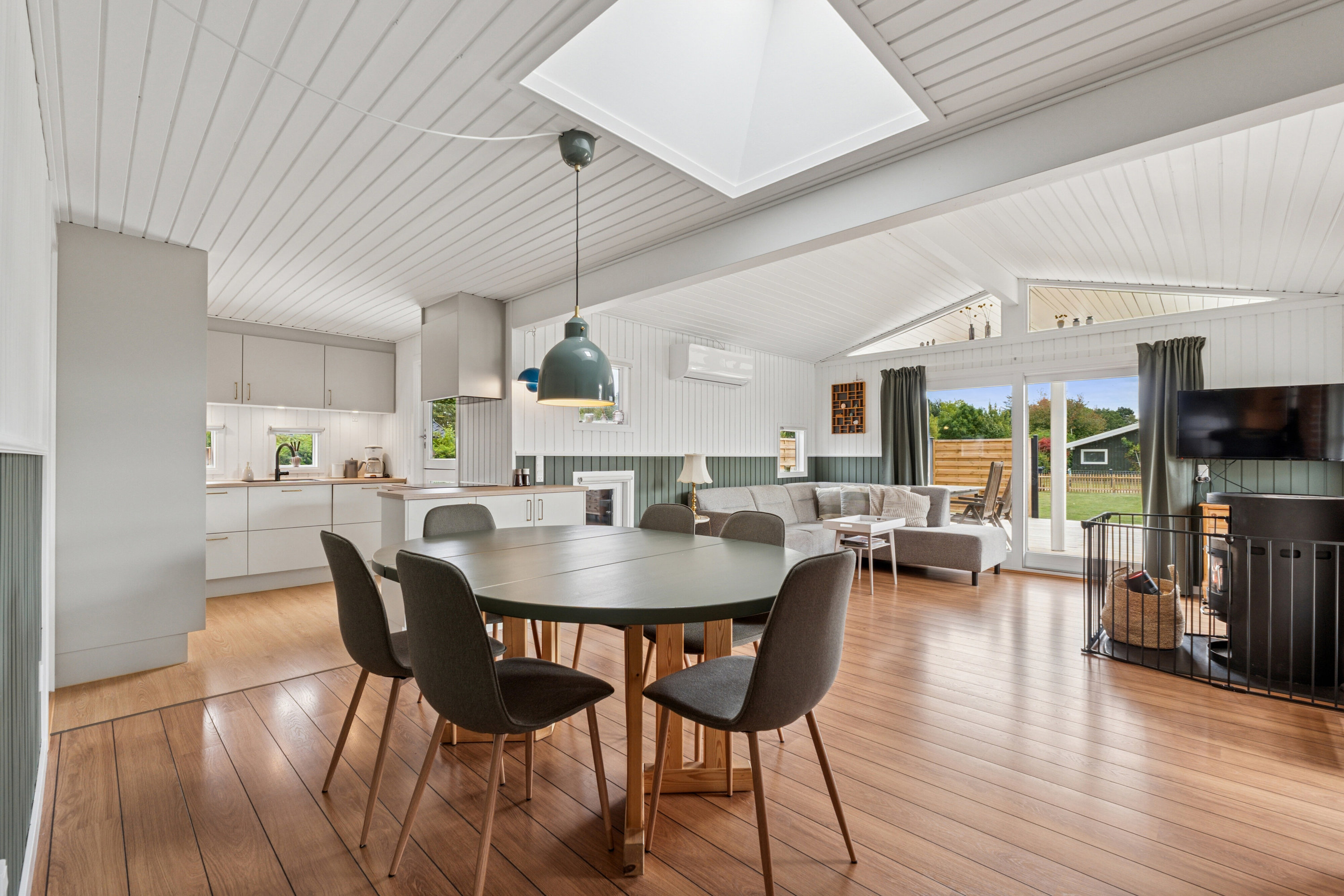 Fremhævet spisestue billede i fuldskærmstilstand. Billede af Ausasvej 3, Østerballe, 5450 Otterup