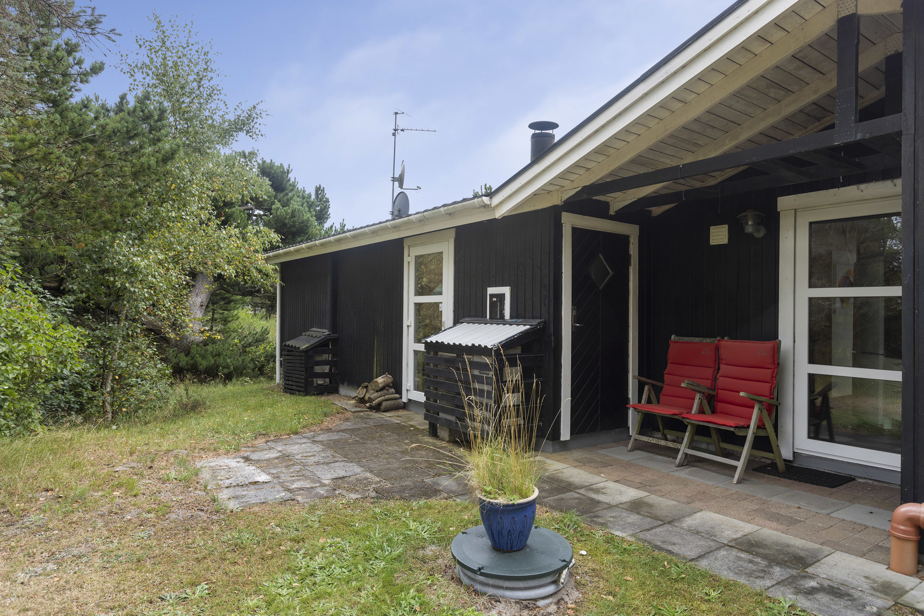 Fremhævet facade billede i fuldskærmstilstand. Billede af Estersvej 6, Lyngså, 9300 Sæby