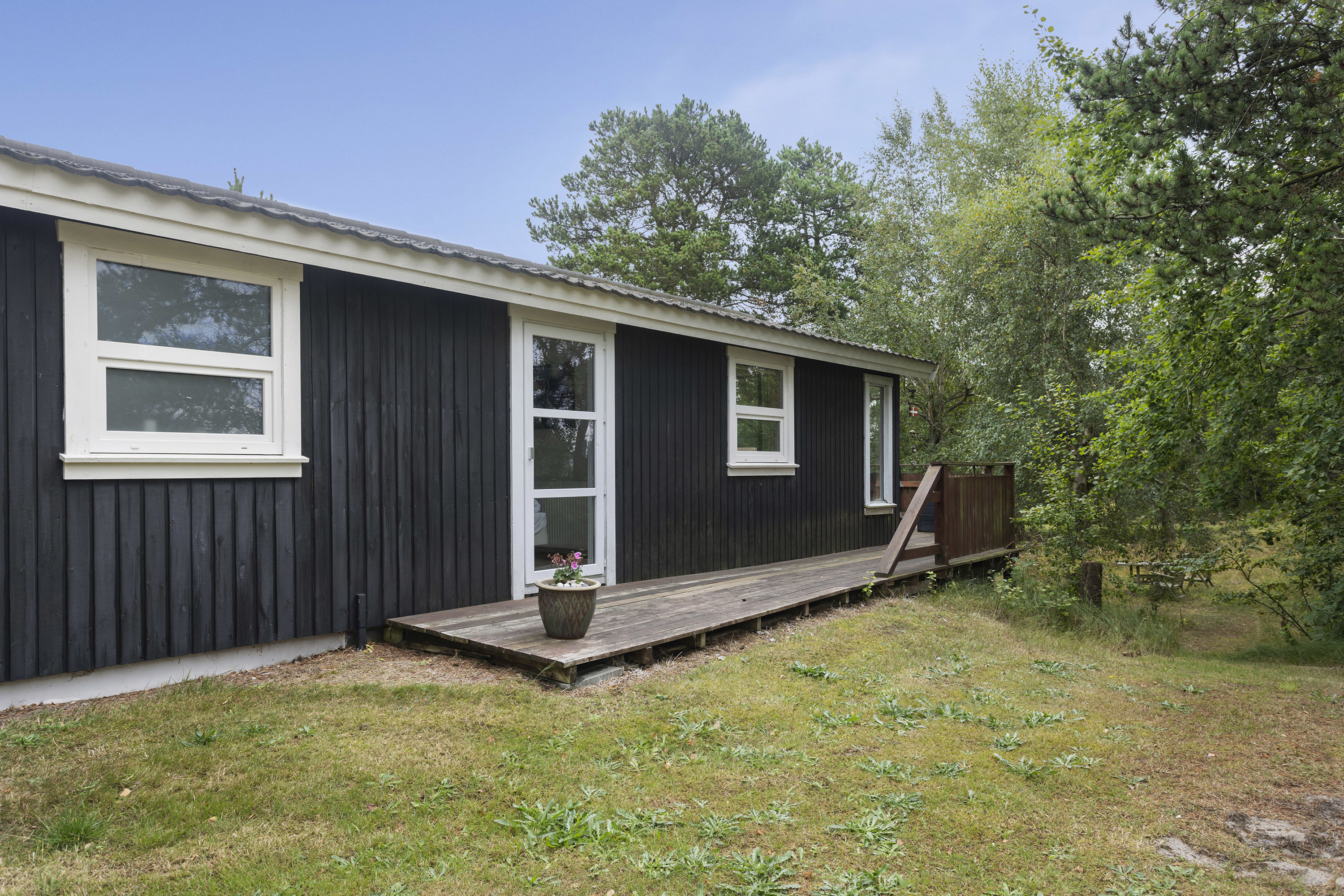 Fremhævet facade billede i fuldskærmstilstand. Billede af Estersvej 6, Lyngså, 9300 Sæby