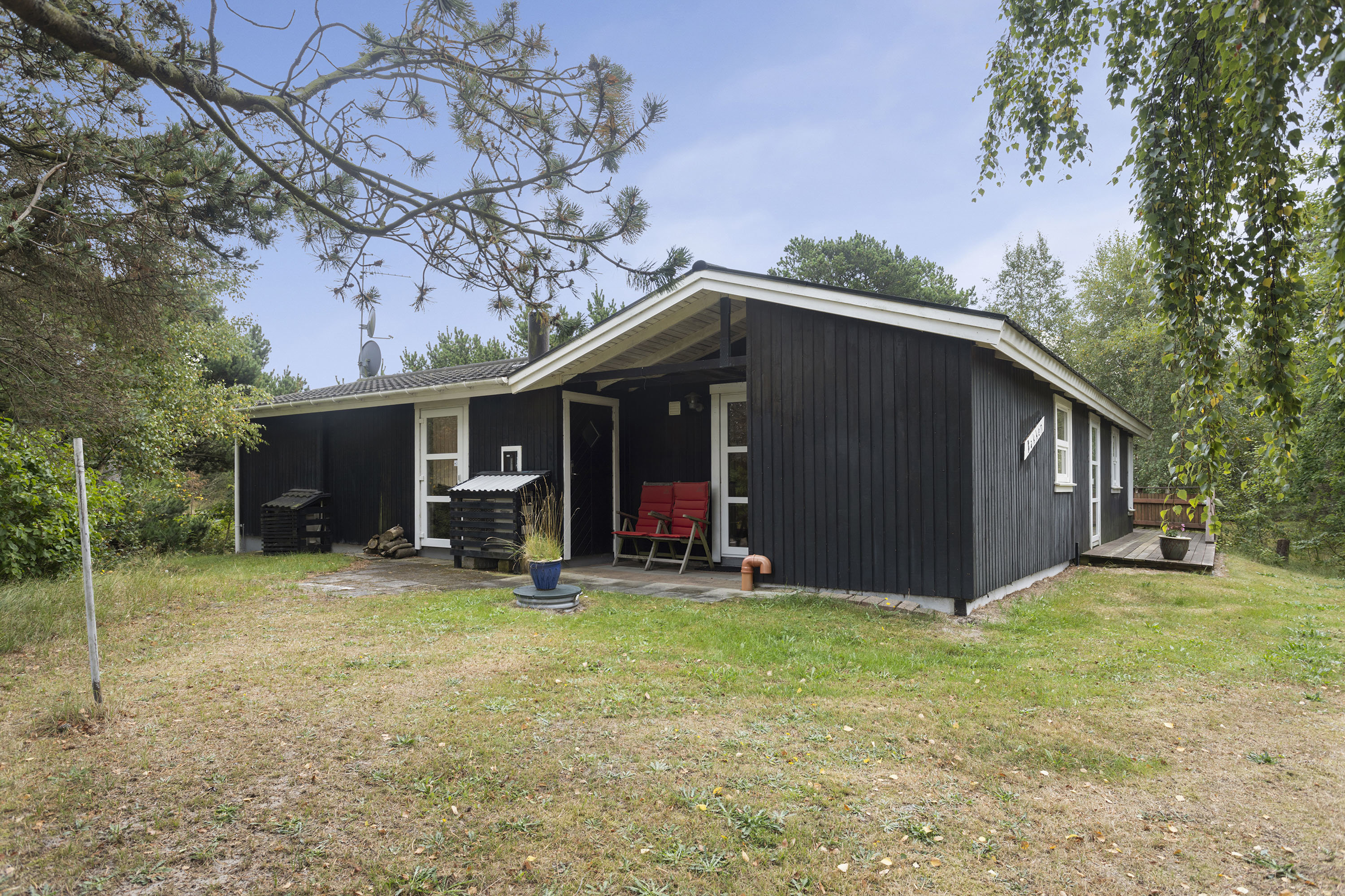 Fremhævet facade billede i fuldskærmstilstand. Billede af Estersvej 6, Lyngså, 9300 Sæby