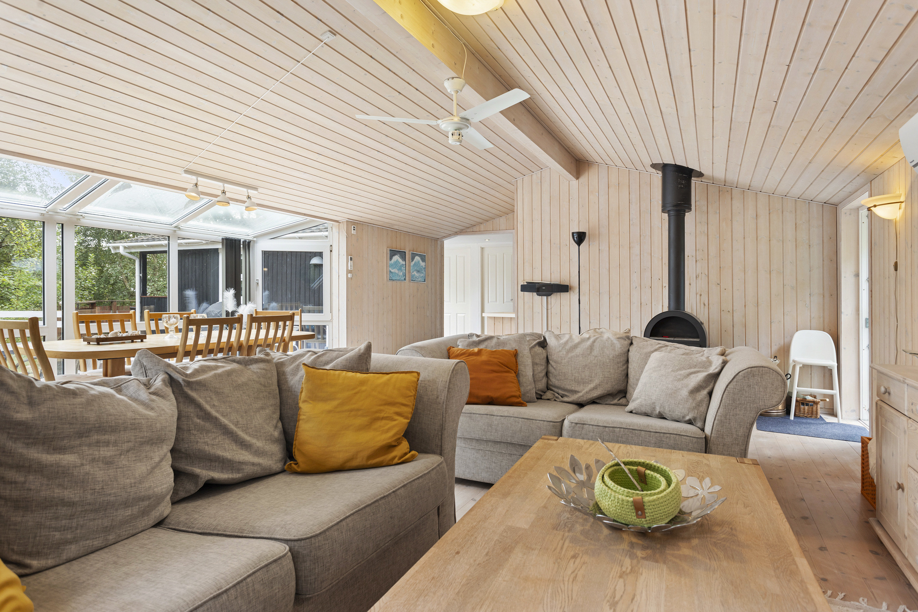 Fremhævet stue billede i fuldskærmstilstand. Billede af Estersvej 6, Lyngså, 9300 Sæby