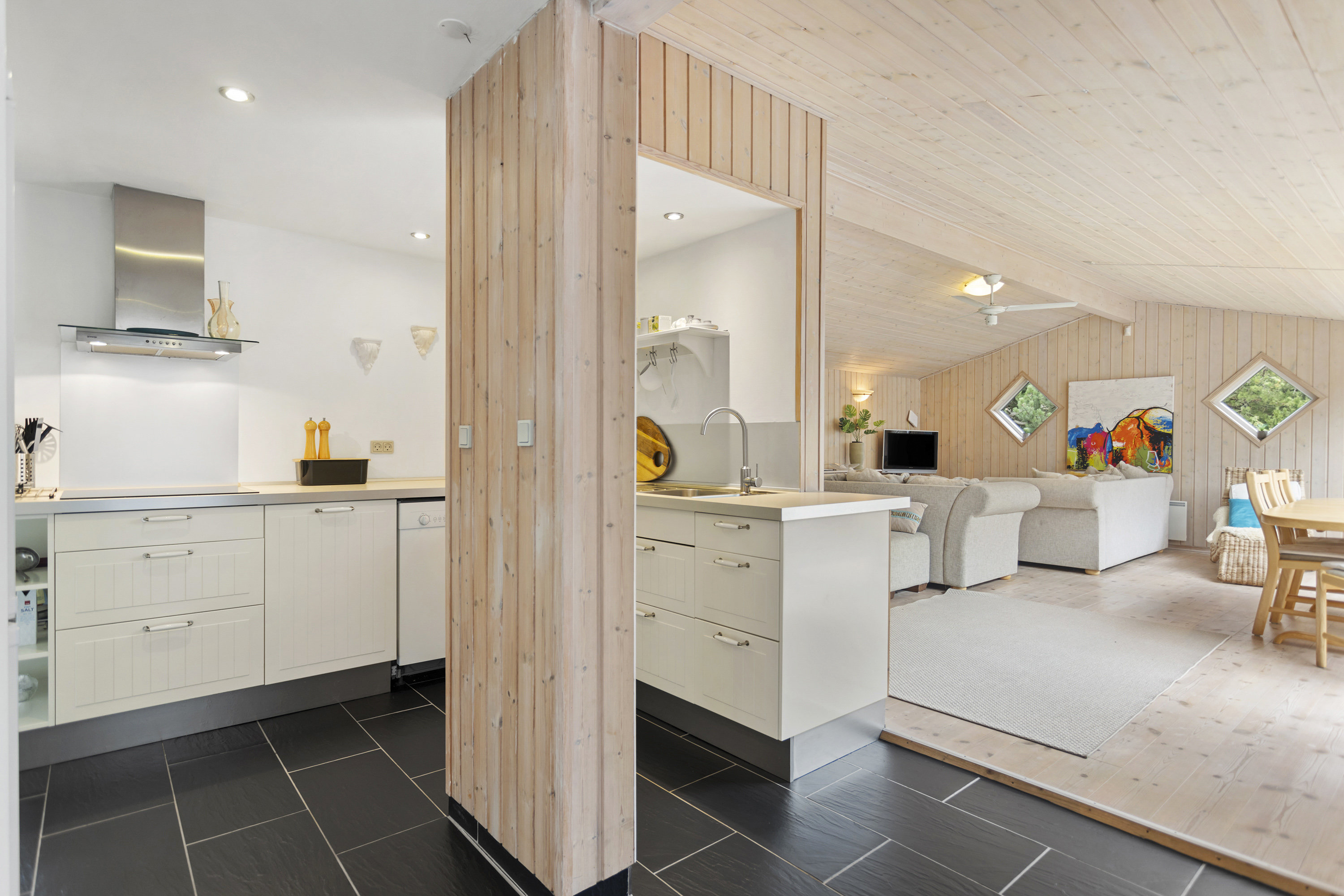 Fremhævet køkken billede i fuldskærmstilstand. Billede af Estersvej 6, Lyngså, 9300 Sæby