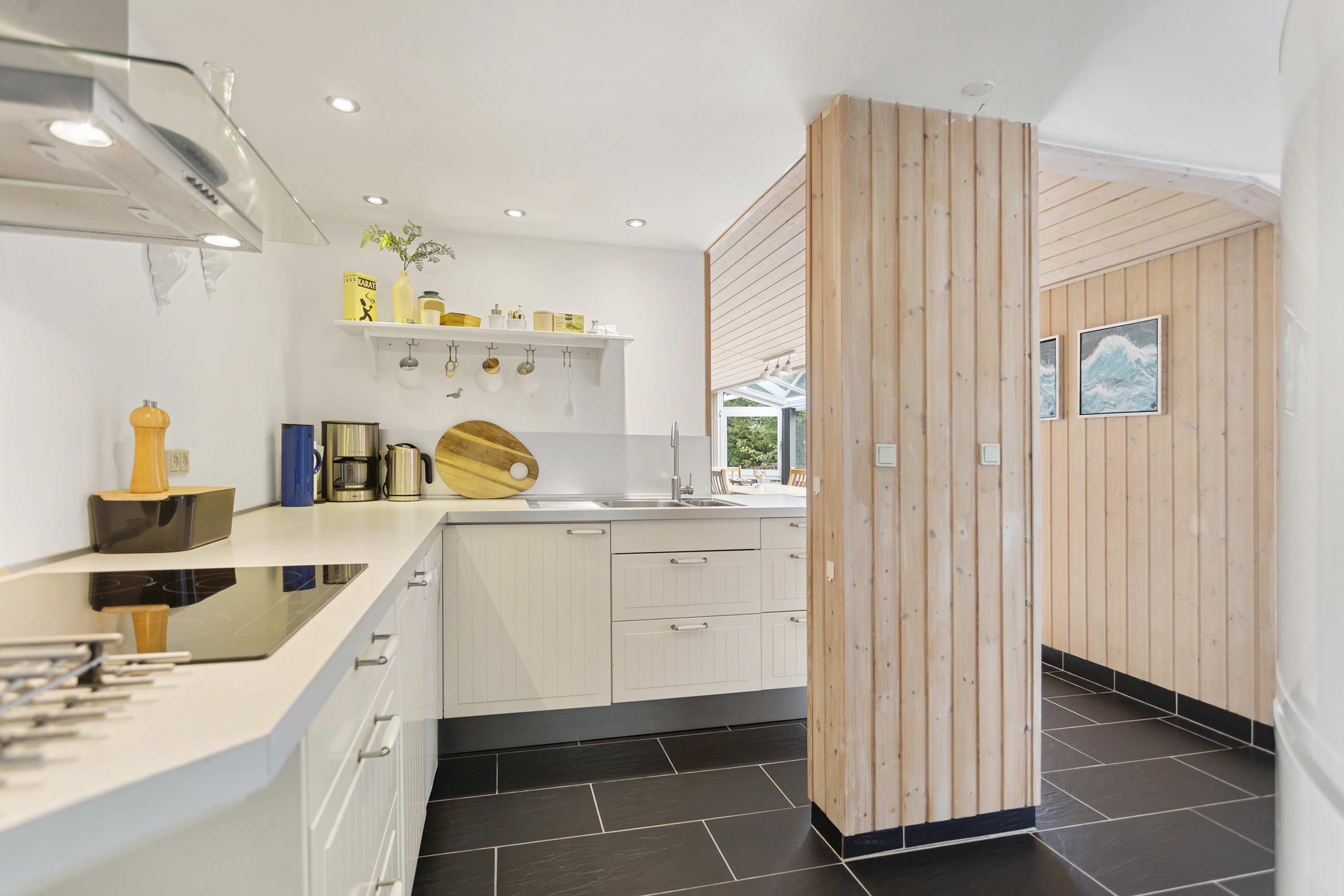 Fremhævet køkken billede i fuldskærmstilstand. Billede af Estersvej 6, Lyngså, 9300 Sæby