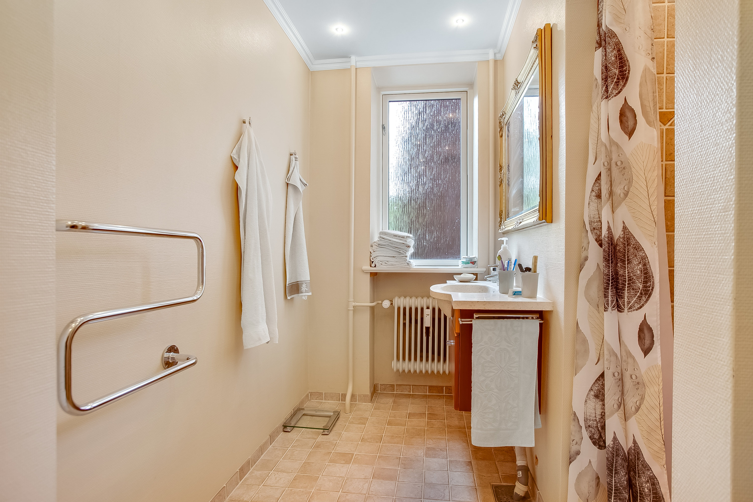 Fremhævet badeværelse billede i fuldskærmstilstand. Billede af Fynsvej 83, st.. tv., 6000 Kolding