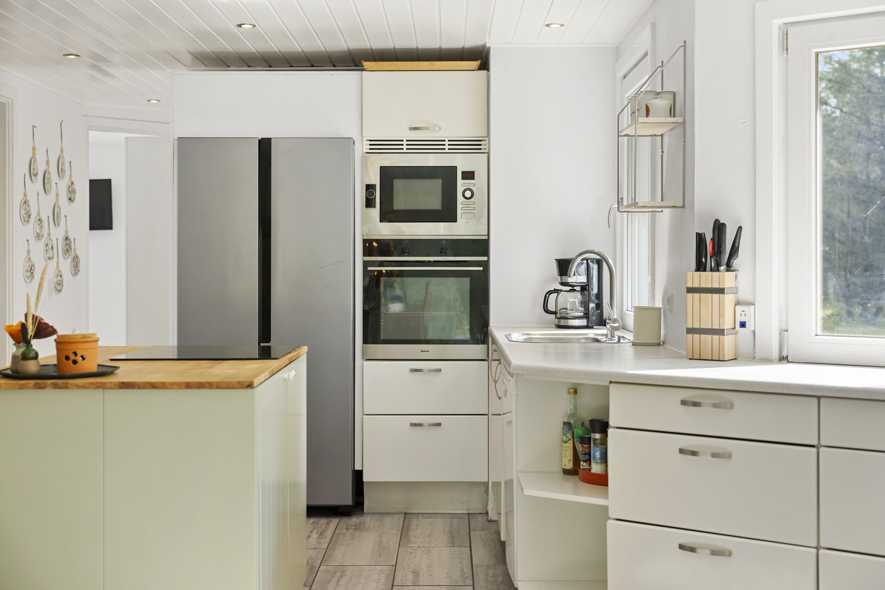 Fremhævet køkken billede i fuldskærmstilstand. Billede af Skovsvinget 18, Hou, 9370 Hals