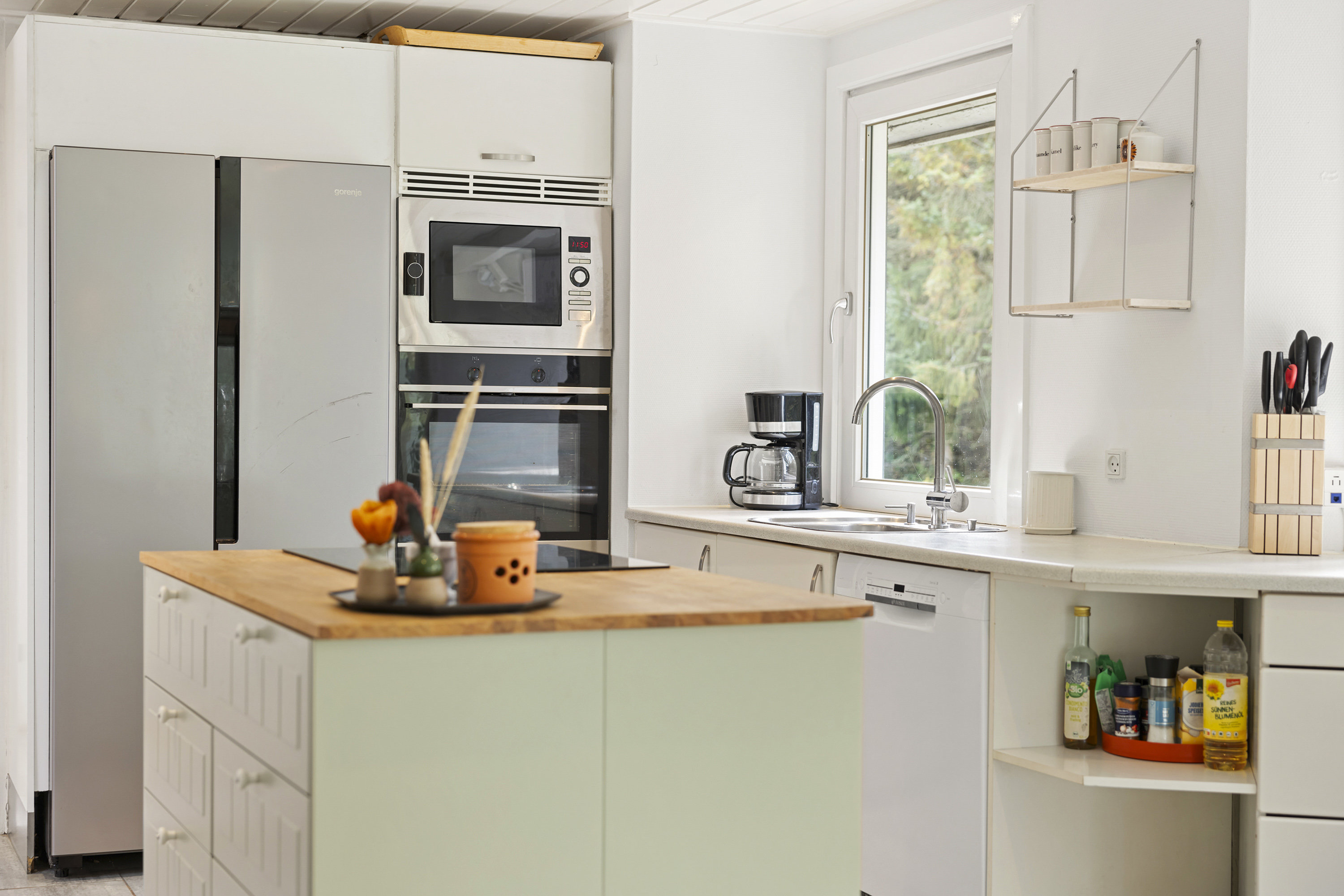 Fremhævet køkken billede i fuldskærmstilstand. Billede af Skovsvinget 18, Hou, 9370 Hals