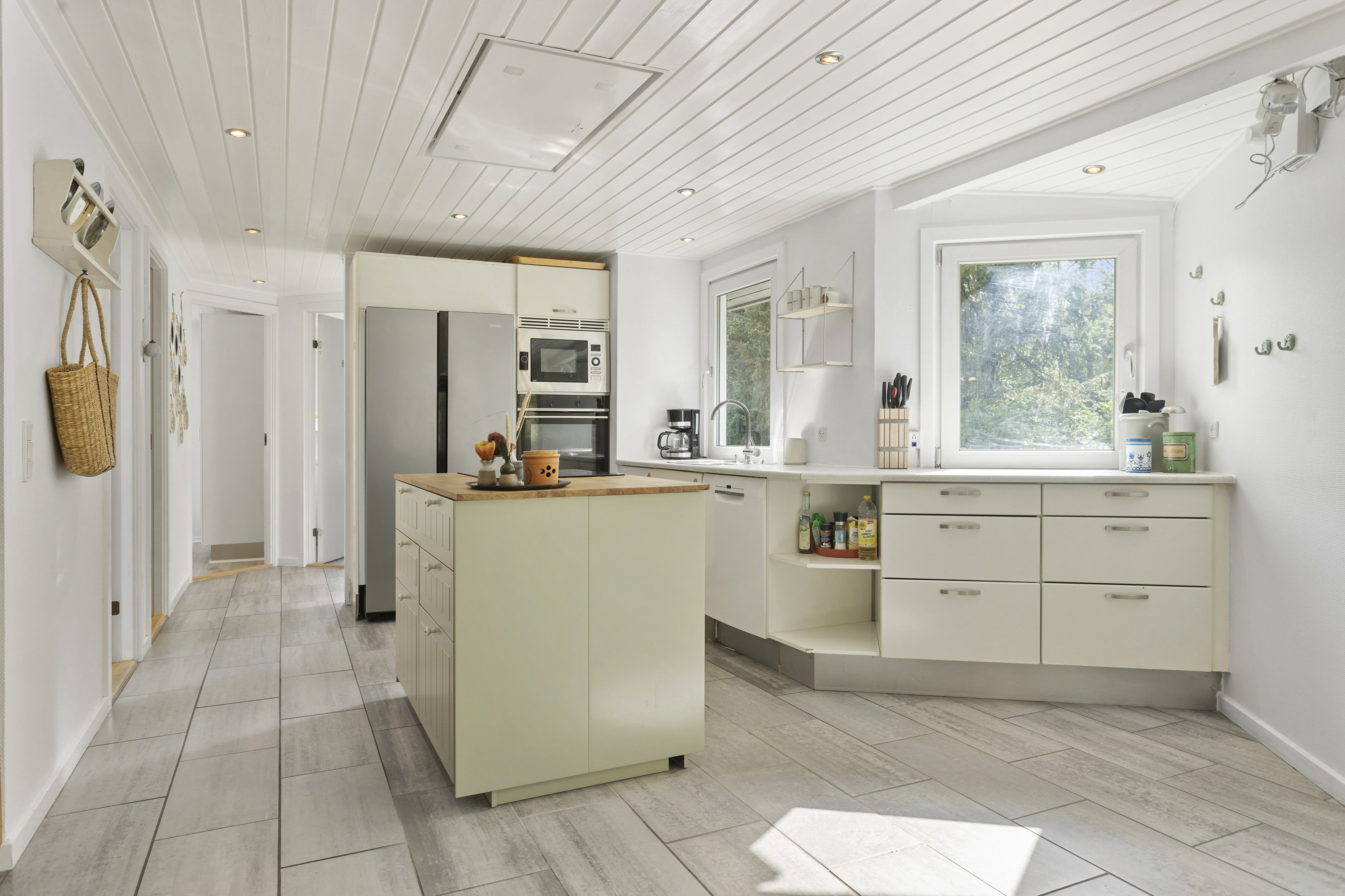 Fremhævet køkken billede i fuldskærmstilstand. Billede af Skovsvinget 18, Hou, 9370 Hals