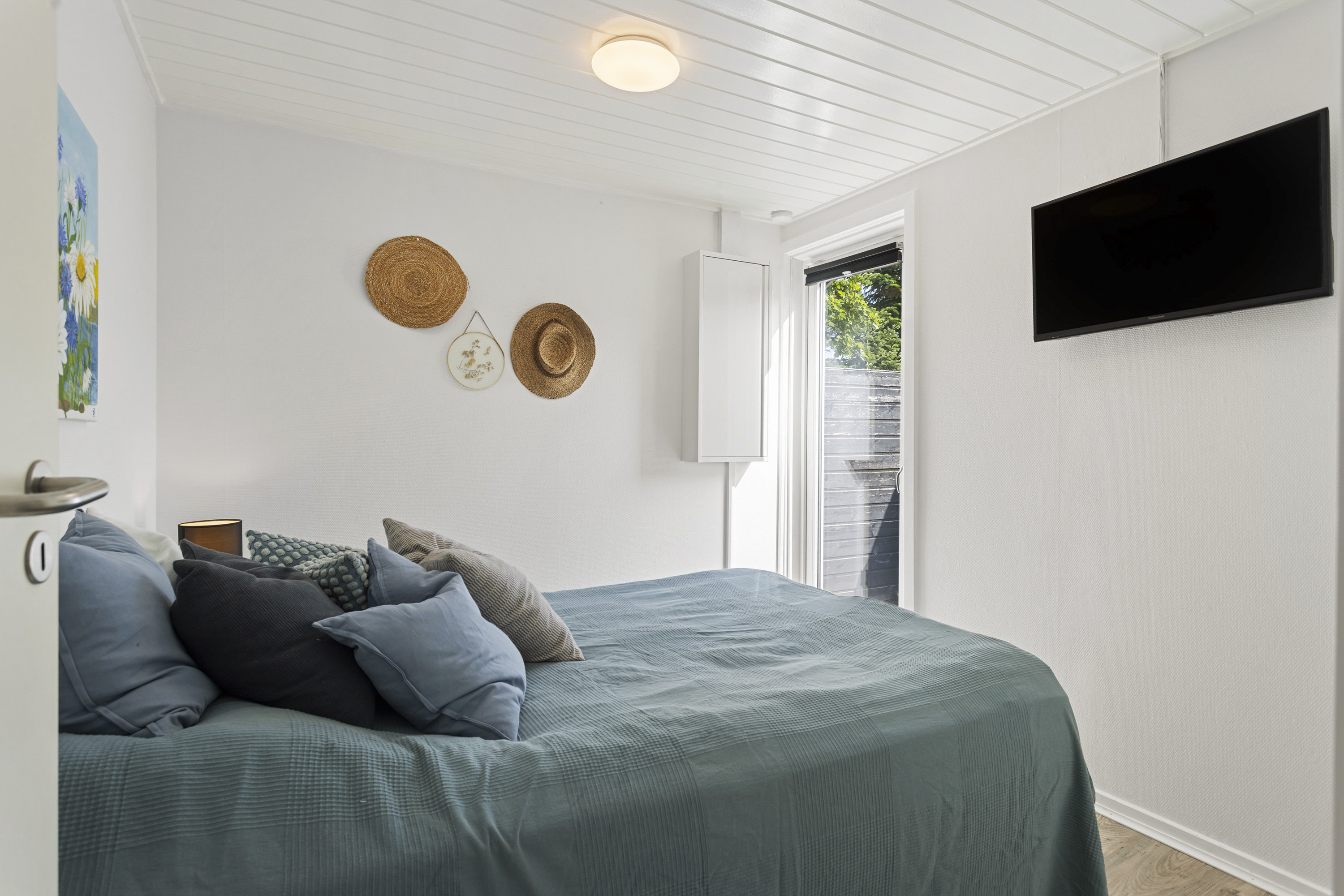 Fremhævet soveværelse billede i fuldskærmstilstand. Billede af Skovsvinget 18, Hou, 9370 Hals