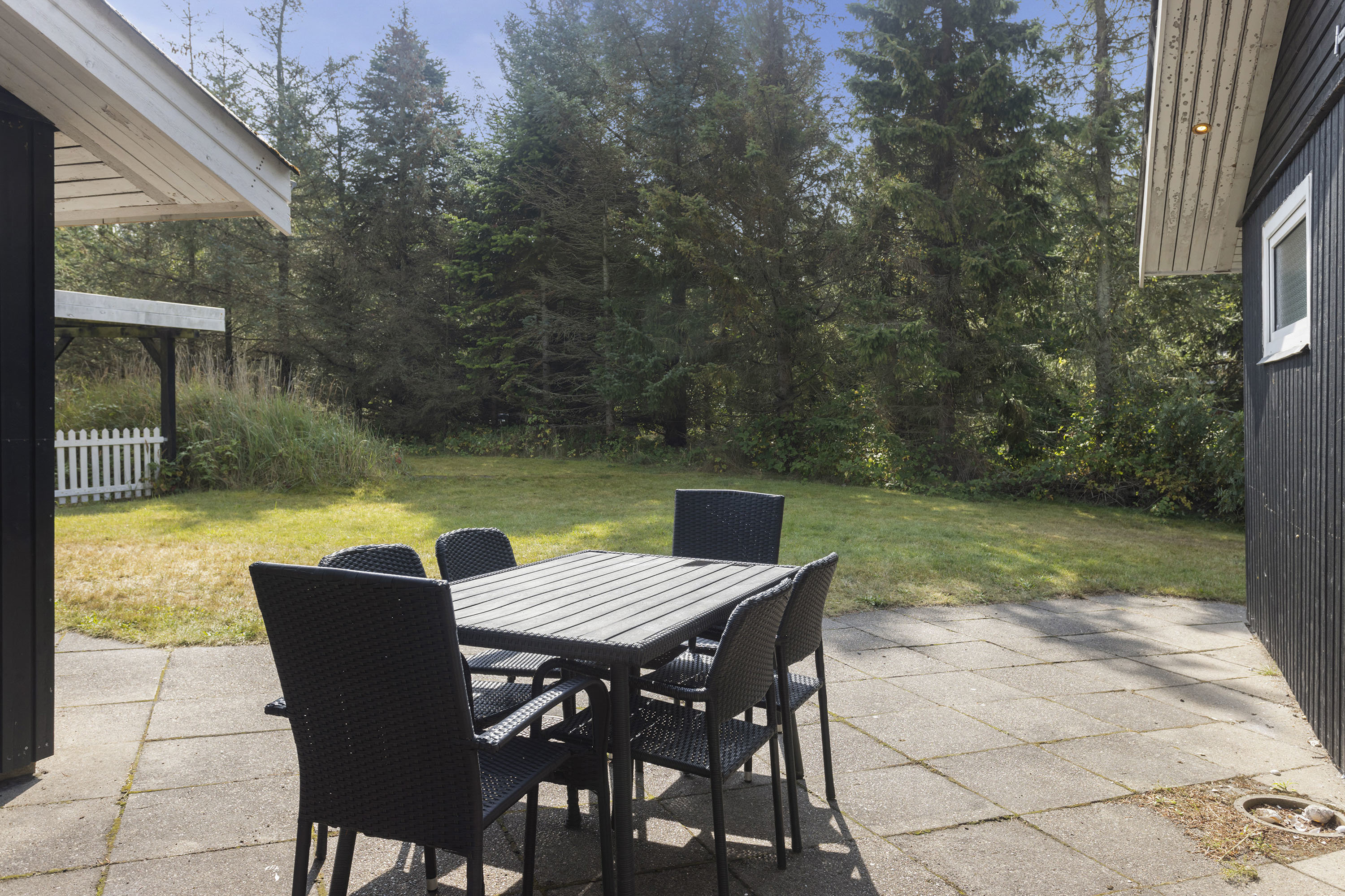 Fremhævet terrasse billede i fuldskærmstilstand. Billede af Skovsvinget 18, Hou, 9370 Hals