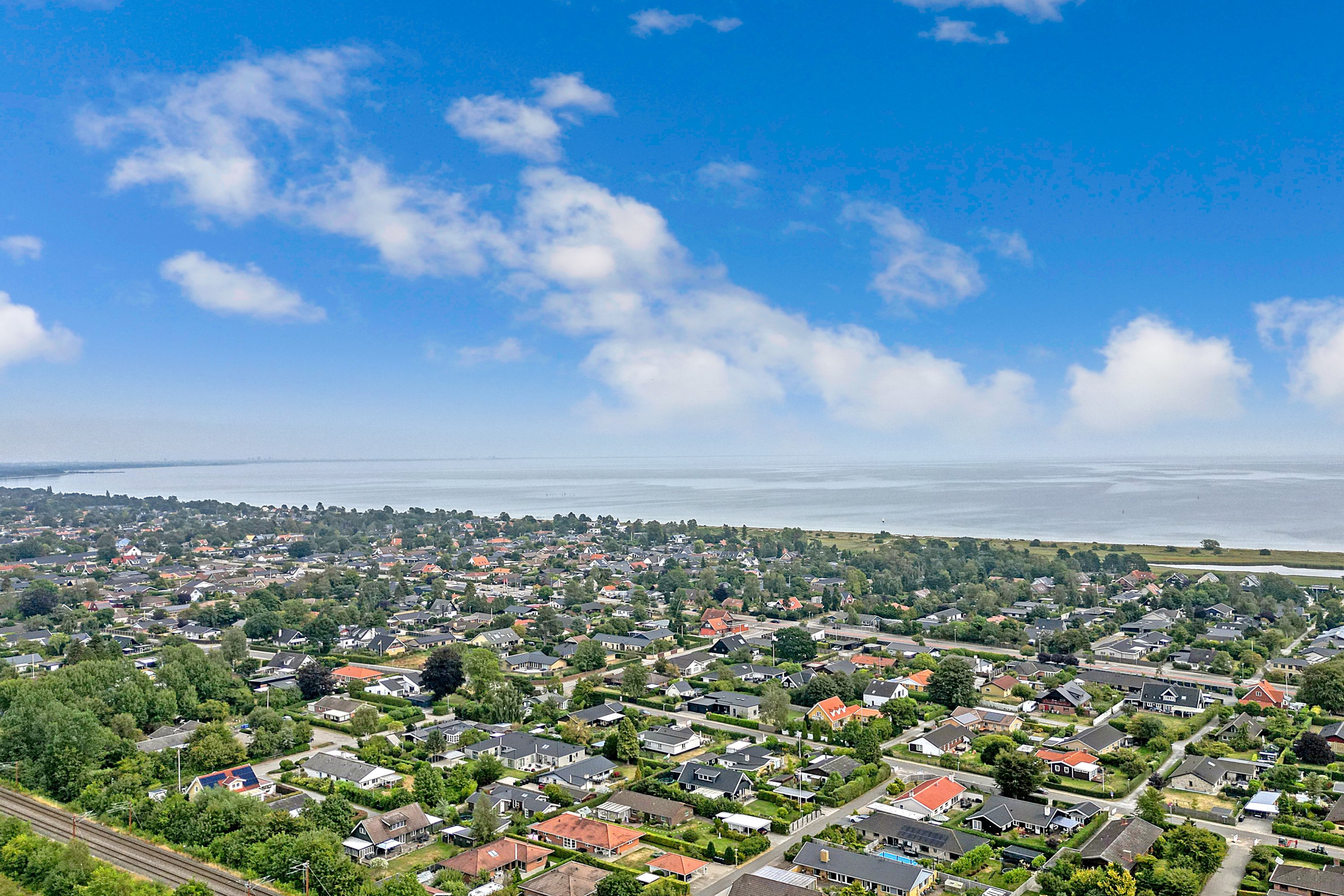 Fremhævet forhave billede i fuldskærmstilstand. Billede af Bøgevænget 11, 2680 Solrød Strand