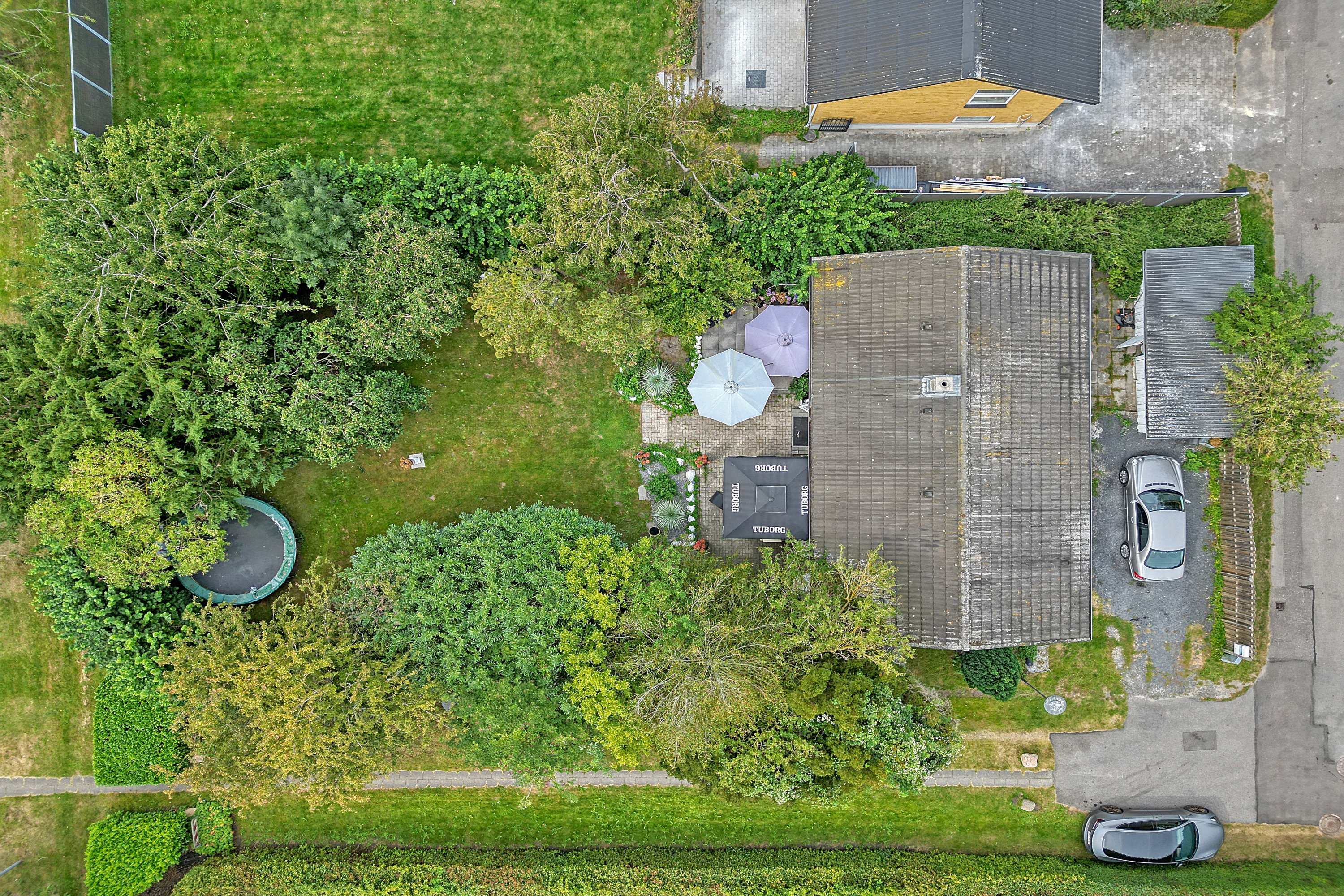 Fremhævet luftfoto billede i fuldskærmstilstand. Billede af Bøgevænget 11, 2680 Solrød Strand
