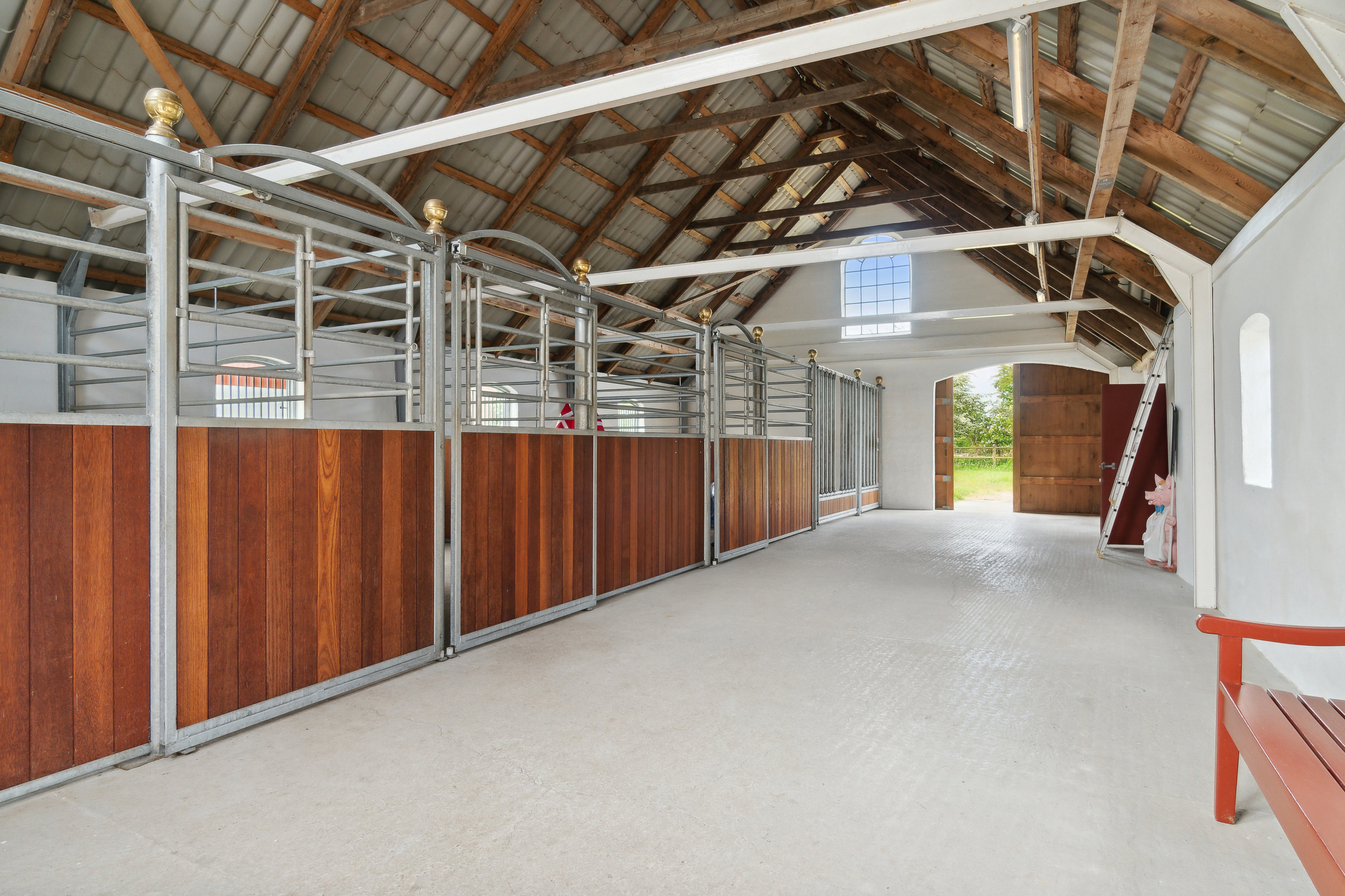 Fremhævet hestestald billede i fuldskærmstilstand. Billede af Nørholmsvej 207, 9000 Aalborg