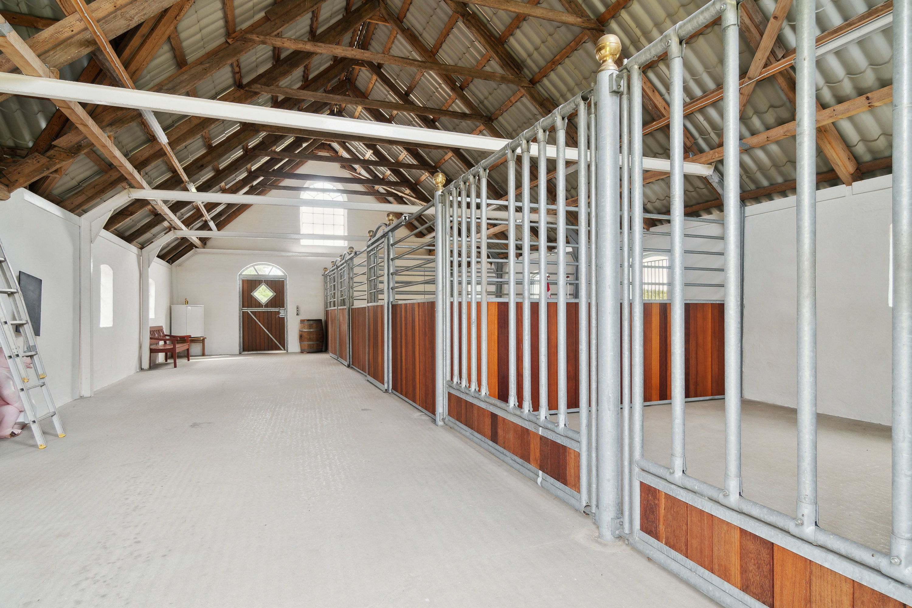 Fremhævet hestestald billede i fuldskærmstilstand. Billede af Nørholmsvej 207, 9000 Aalborg