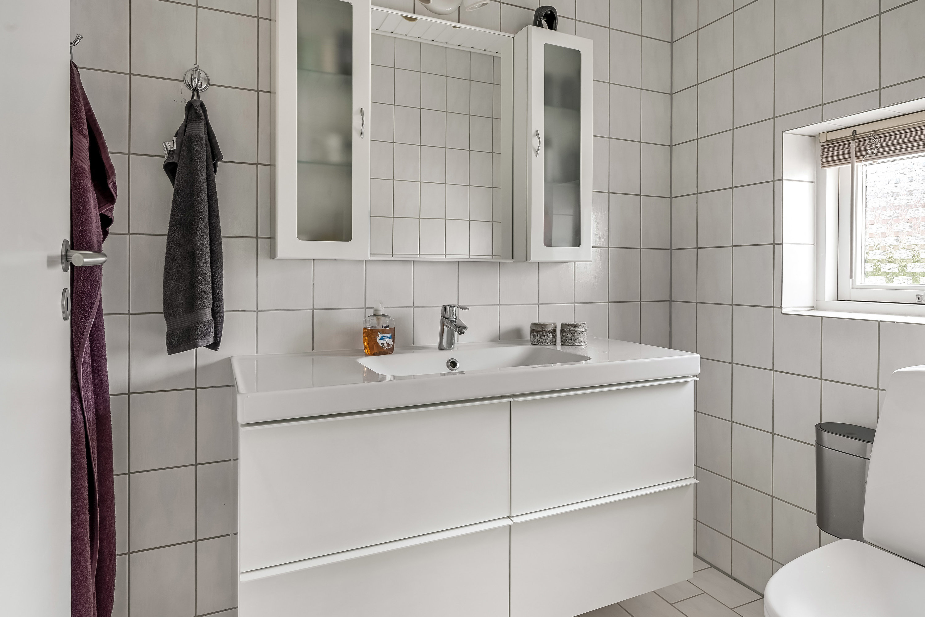 Fremhævet toilet billede i fuldskærmstilstand. Billede af Flintemarken 23, 7190 Billund