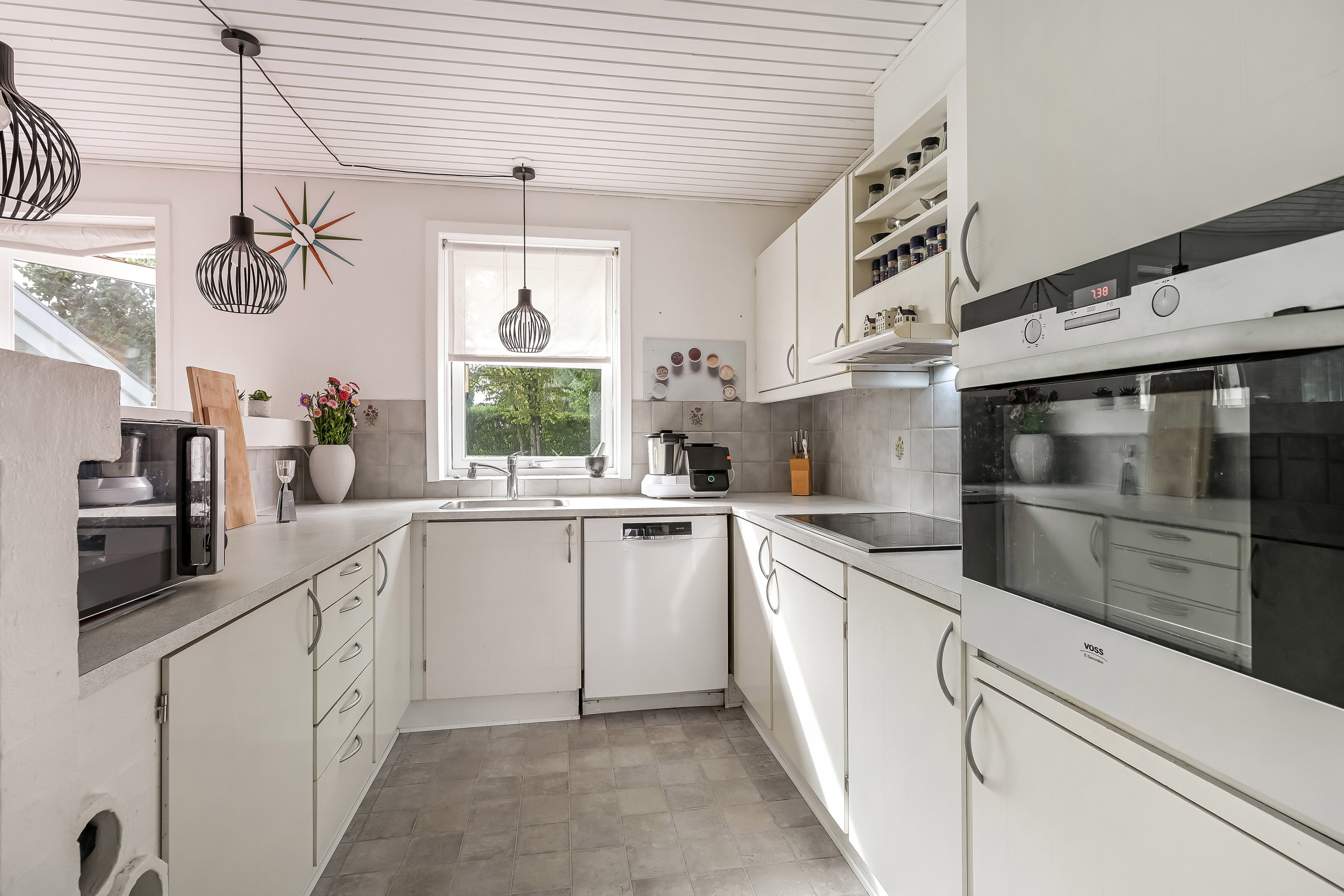 Fremhævet køkken billede i fuldskærmstilstand. Billede af Flintemarken 23, 7190 Billund