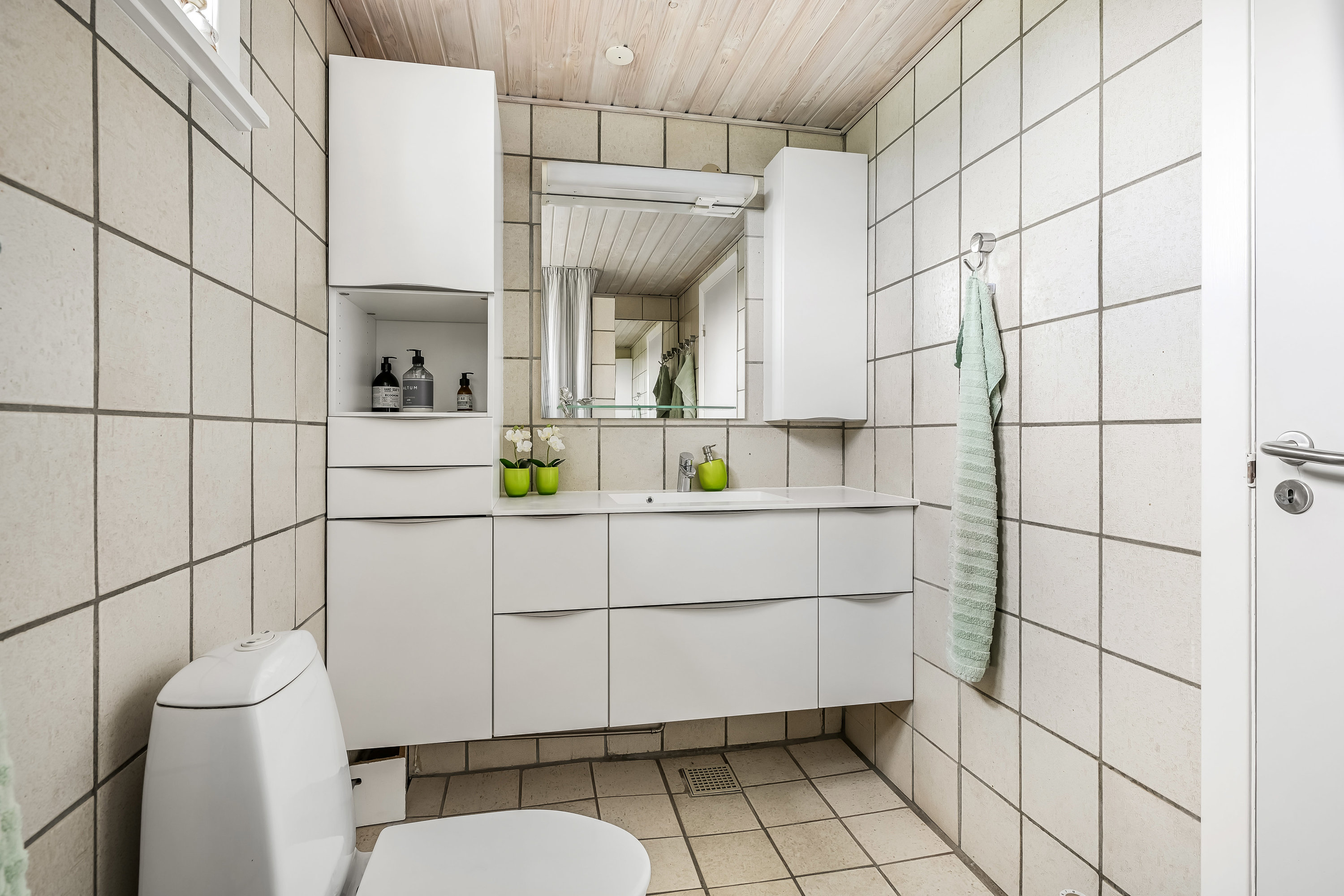 Fremhævet badeværelse billede i fuldskærmstilstand. Billede af Ingemanns Alle 76, 6700 Esbjerg