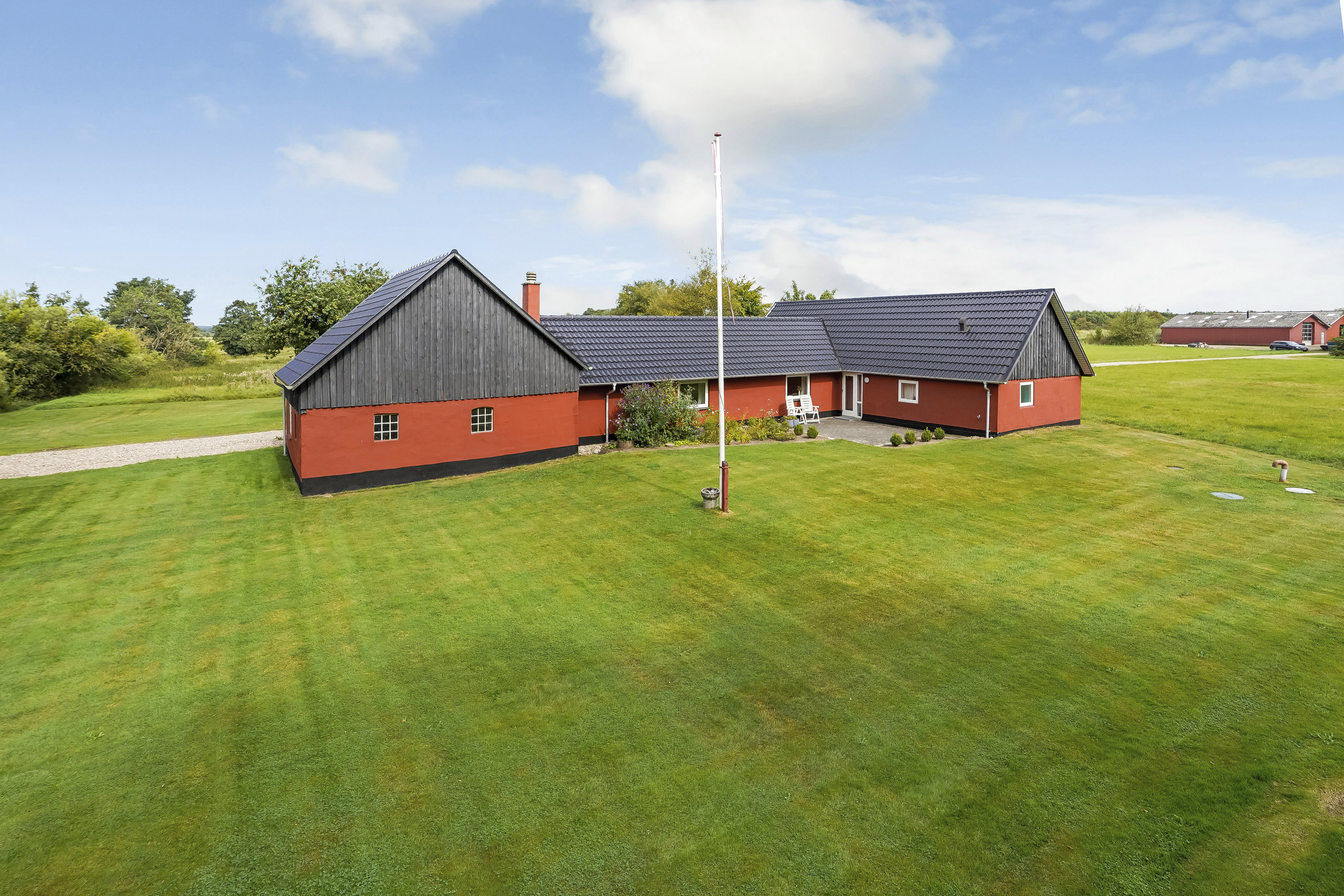 Miniaturebillede 1: ejendommen. Billede af Langagervej 32, 7171 Uldum