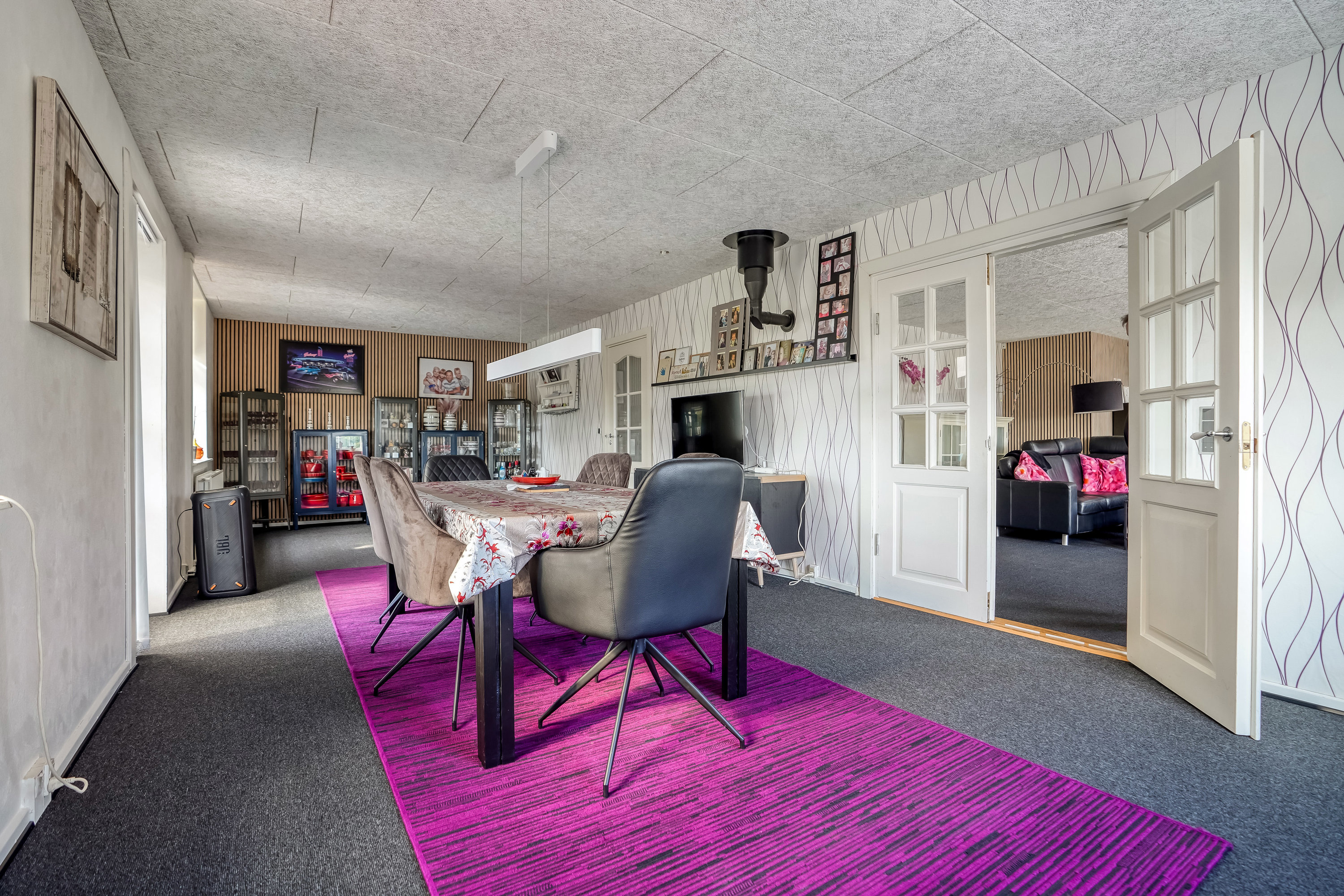 Fremhævet stue billede i fuldskærmstilstand. Billede af Enggårdsvej 1, Tanderup, 5591 Gelsted