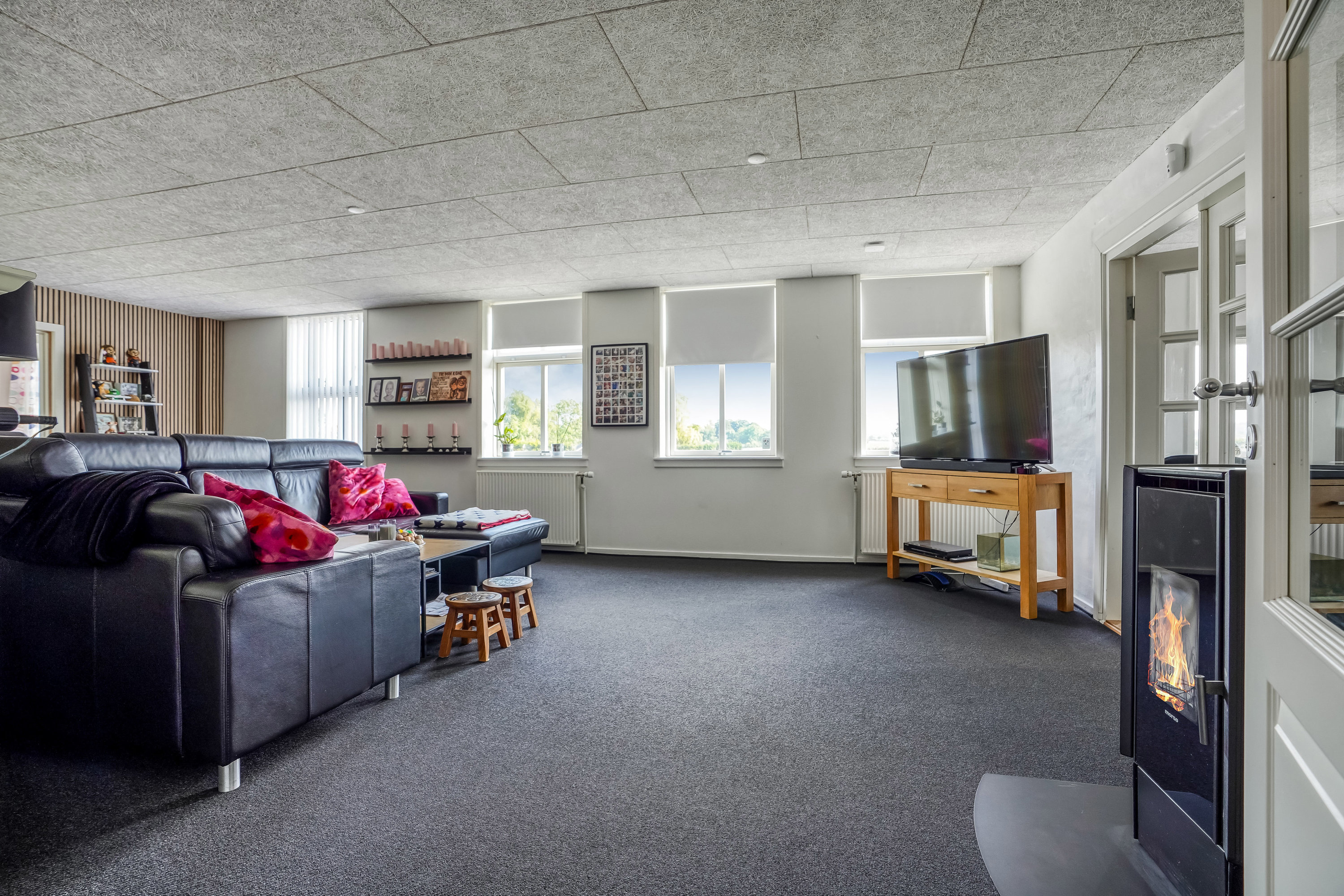 Fremhævet stue billede i fuldskærmstilstand. Billede af Enggårdsvej 1, Tanderup, 5591 Gelsted