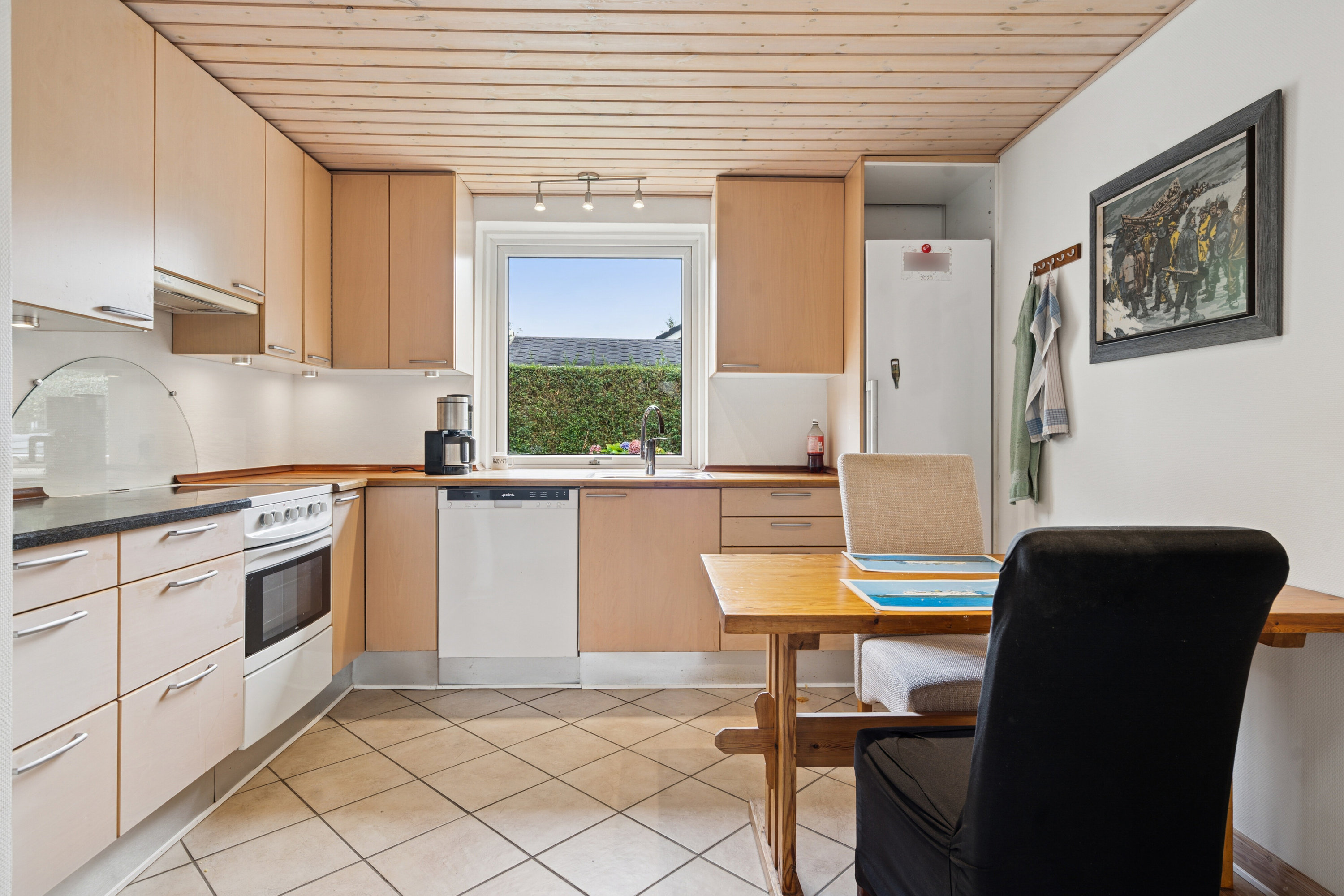 Fremhævet køkken billede i fuldskærmstilstand. Billede af Pilevænget 7, 5700 Svendborg