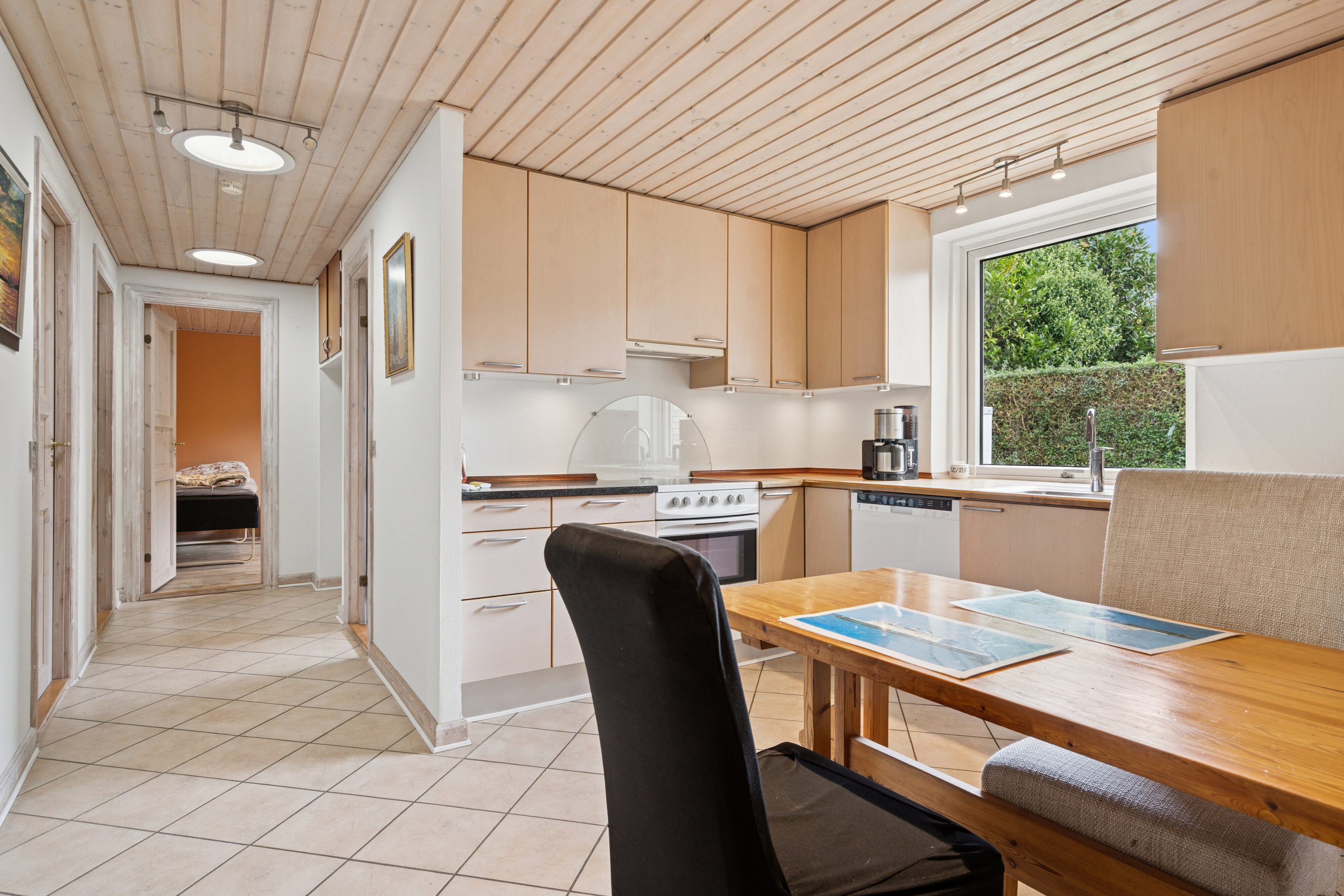 Fremhævet køkken billede i fuldskærmstilstand. Billede af Pilevænget 7, 5700 Svendborg