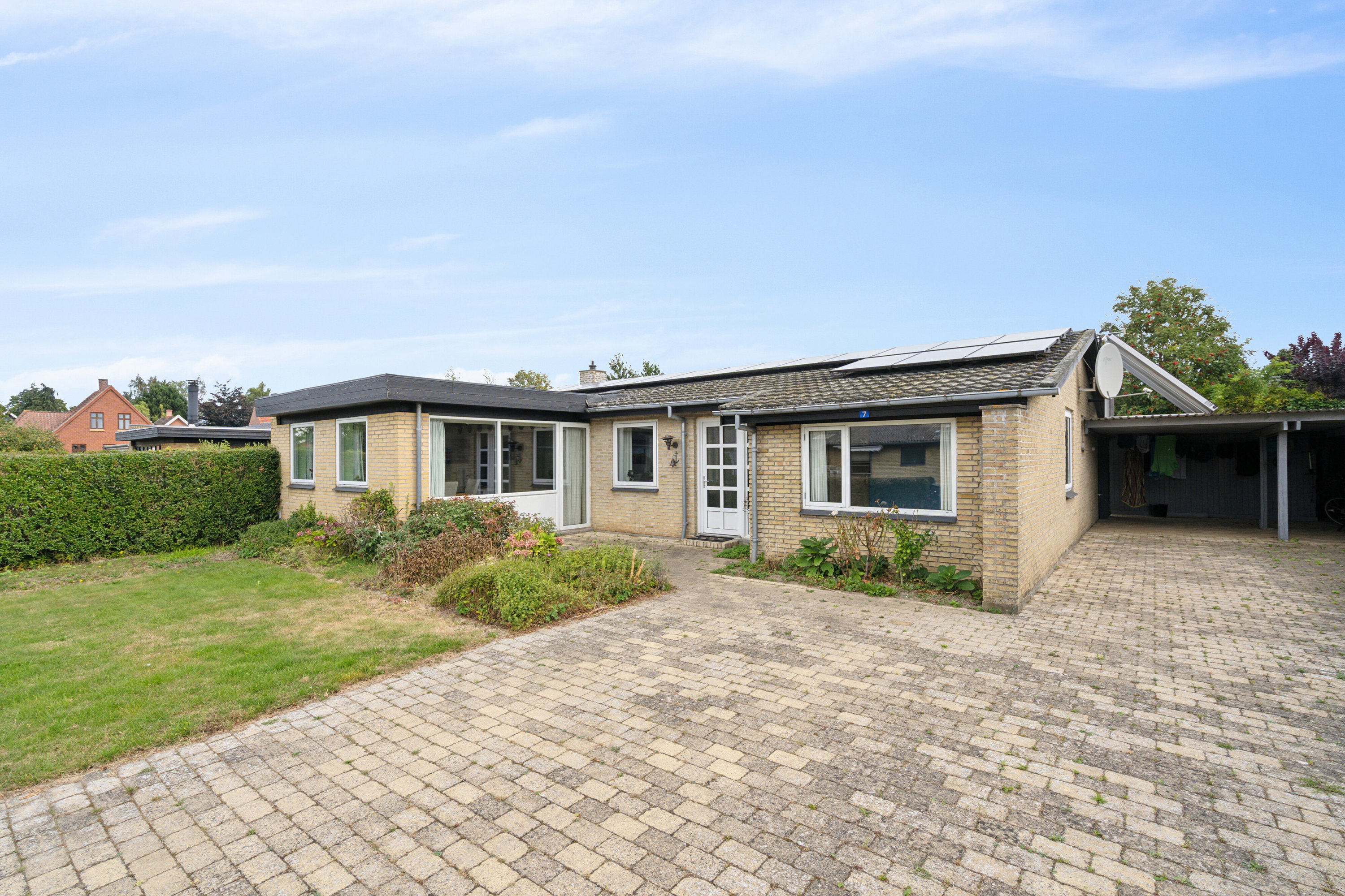 Fremhævet set fra vejen billede i fuldskærmstilstand. Billede af Pilevænget 7, 5700 Svendborg