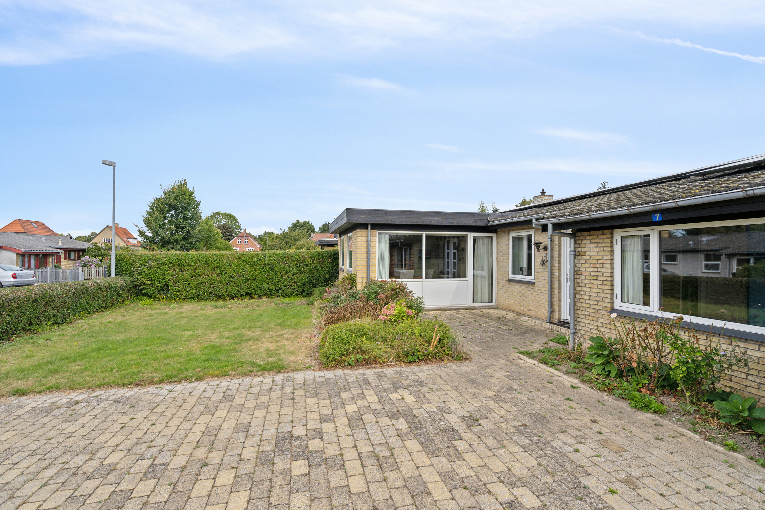 Fremhævet set fra vejen billede i fuldskærmstilstand. Billede af Pilevænget 7, 5700 Svendborg