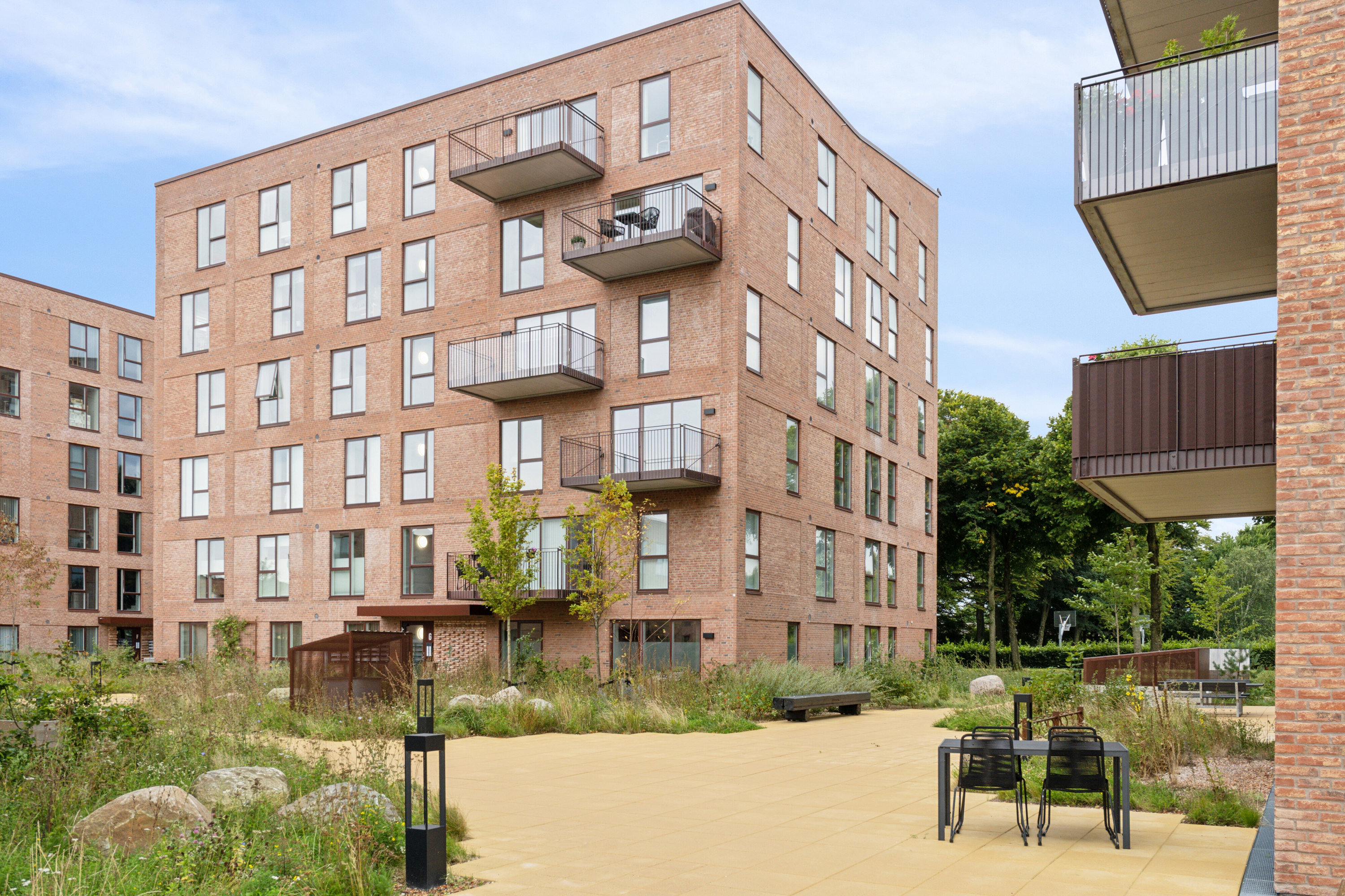 Fremhævet facade billede i fuldskærmstilstand. Billede af Dronningensgade 12G, 4. 4., 9800 Hjørring