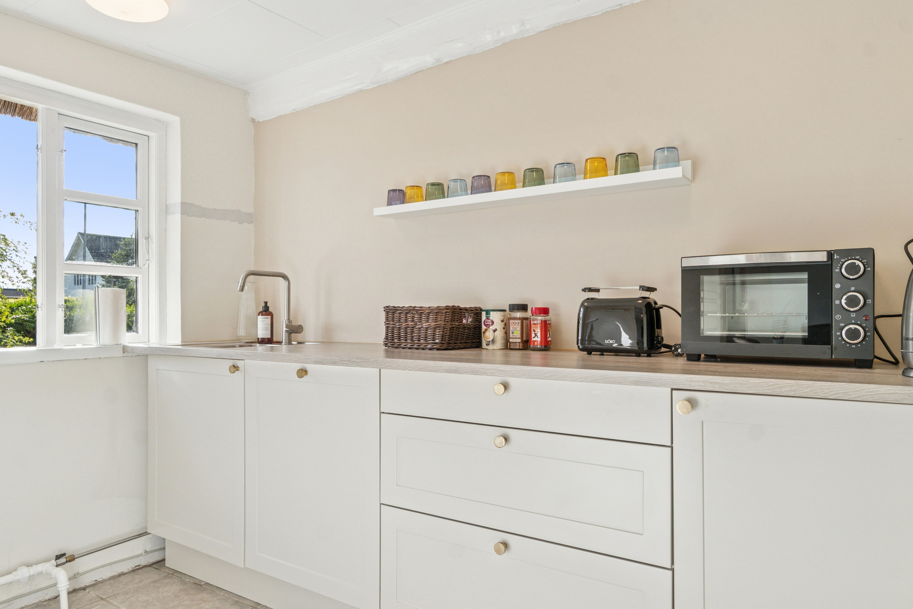 Fremhævet tekøkken billede i fuldskærmstilstand. Billede af Askevej 11, Kregme, 3300 Frederiksværk