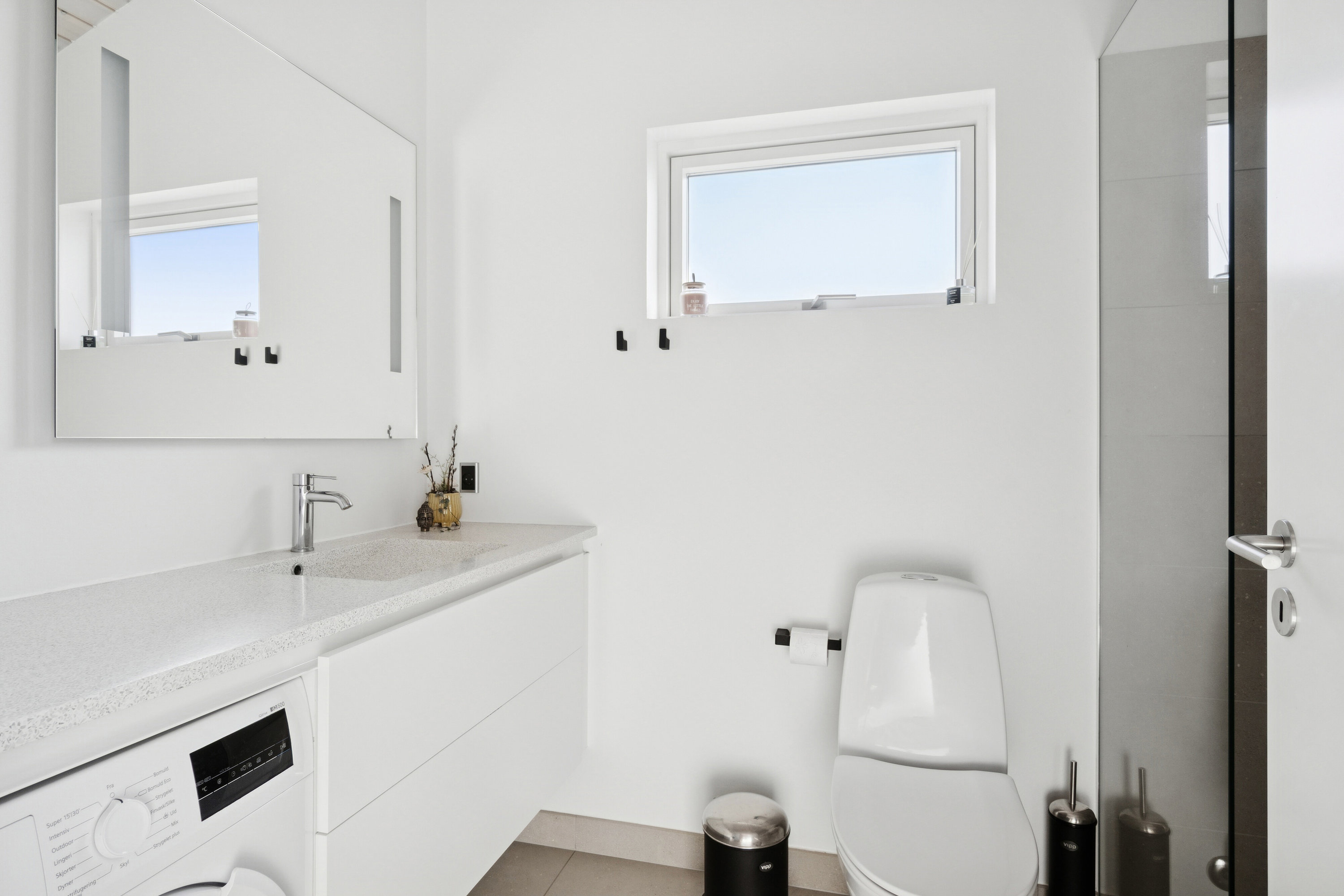 Fremhævet badeværelse billede i fuldskærmstilstand. Billede af Lynghækken 26, 4500 Nykøbing Sj