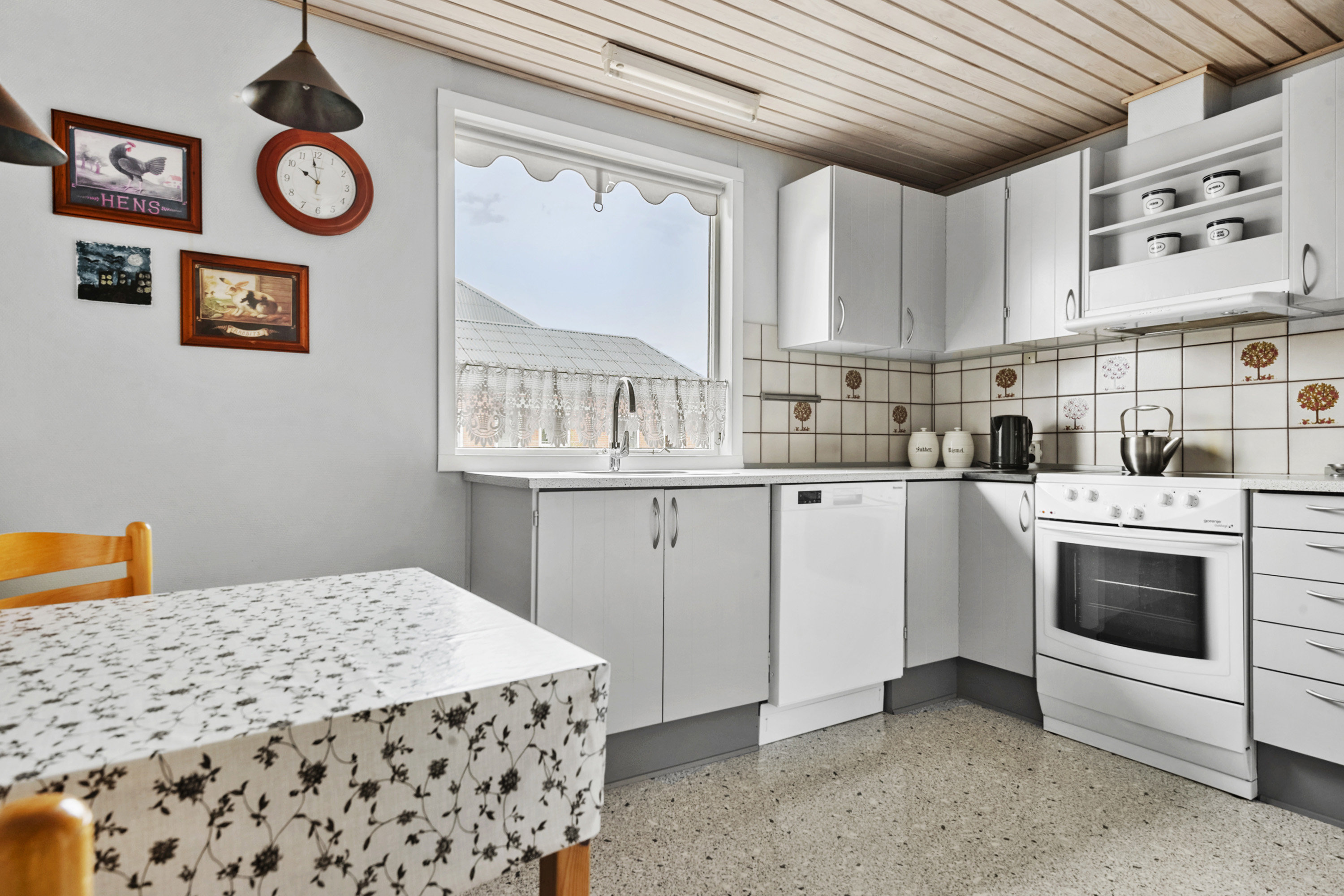 Fremhævet køkken billede i fuldskærmstilstand. Billede af Østergade 30, 8300 Odder