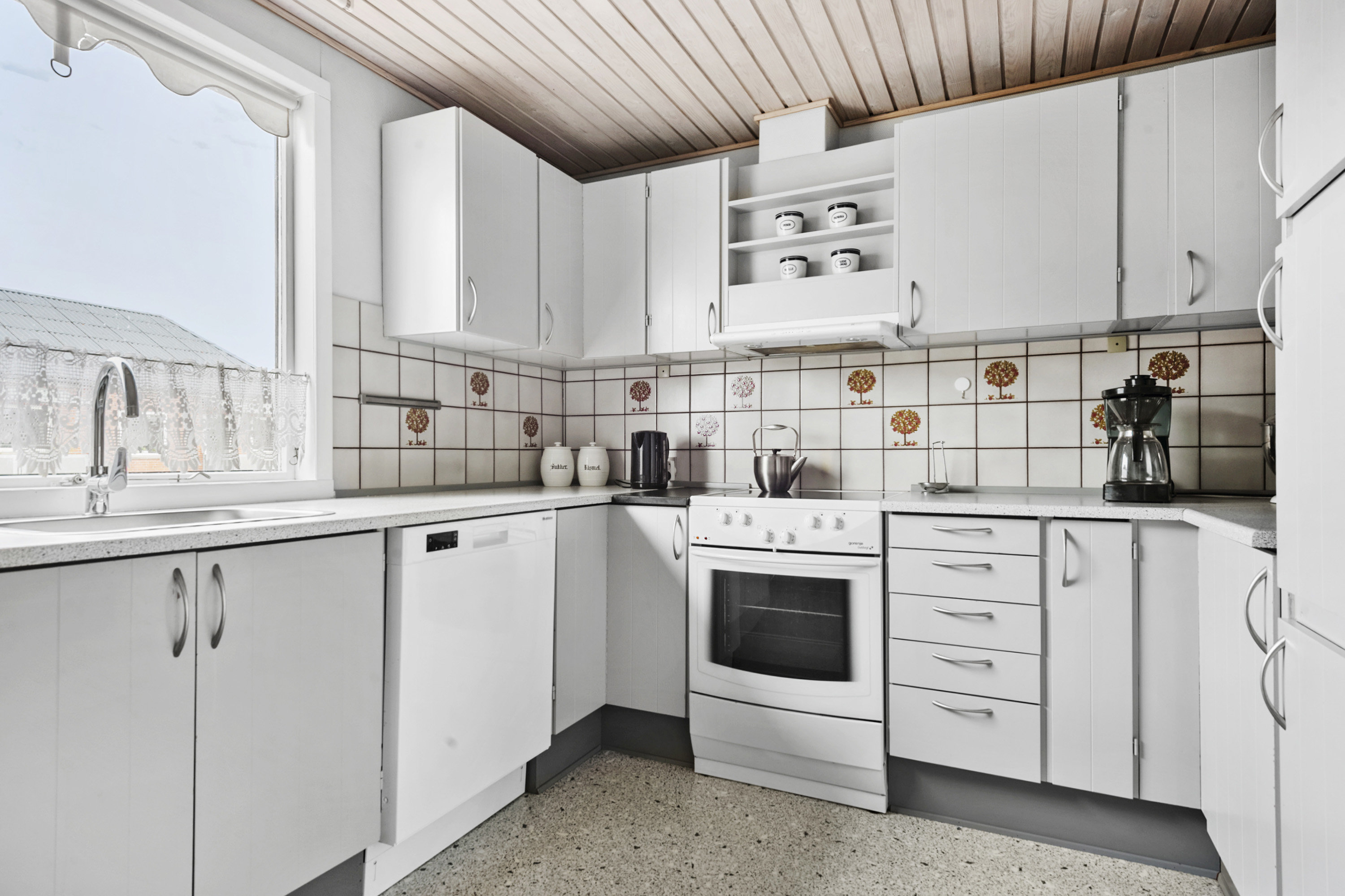 Fremhævet køkken billede i fuldskærmstilstand. Billede af Østergade 30, 8300 Odder