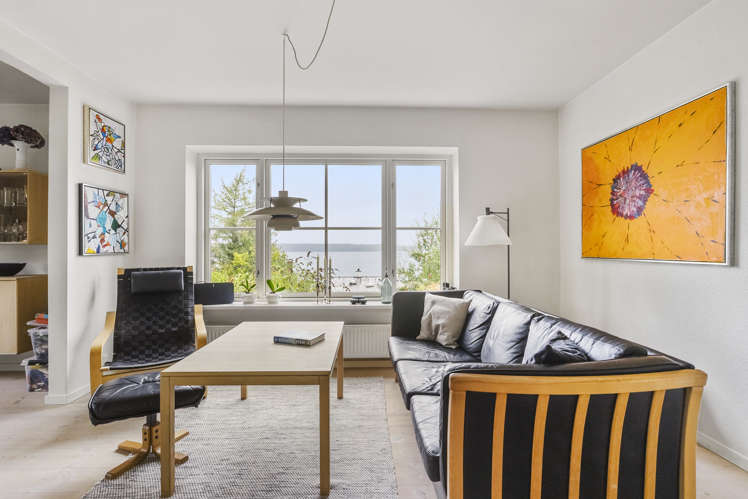 Fremhævet stue billede i fuldskærmstilstand. Billede af Varnæsvej 139, 6200 Aabenraa