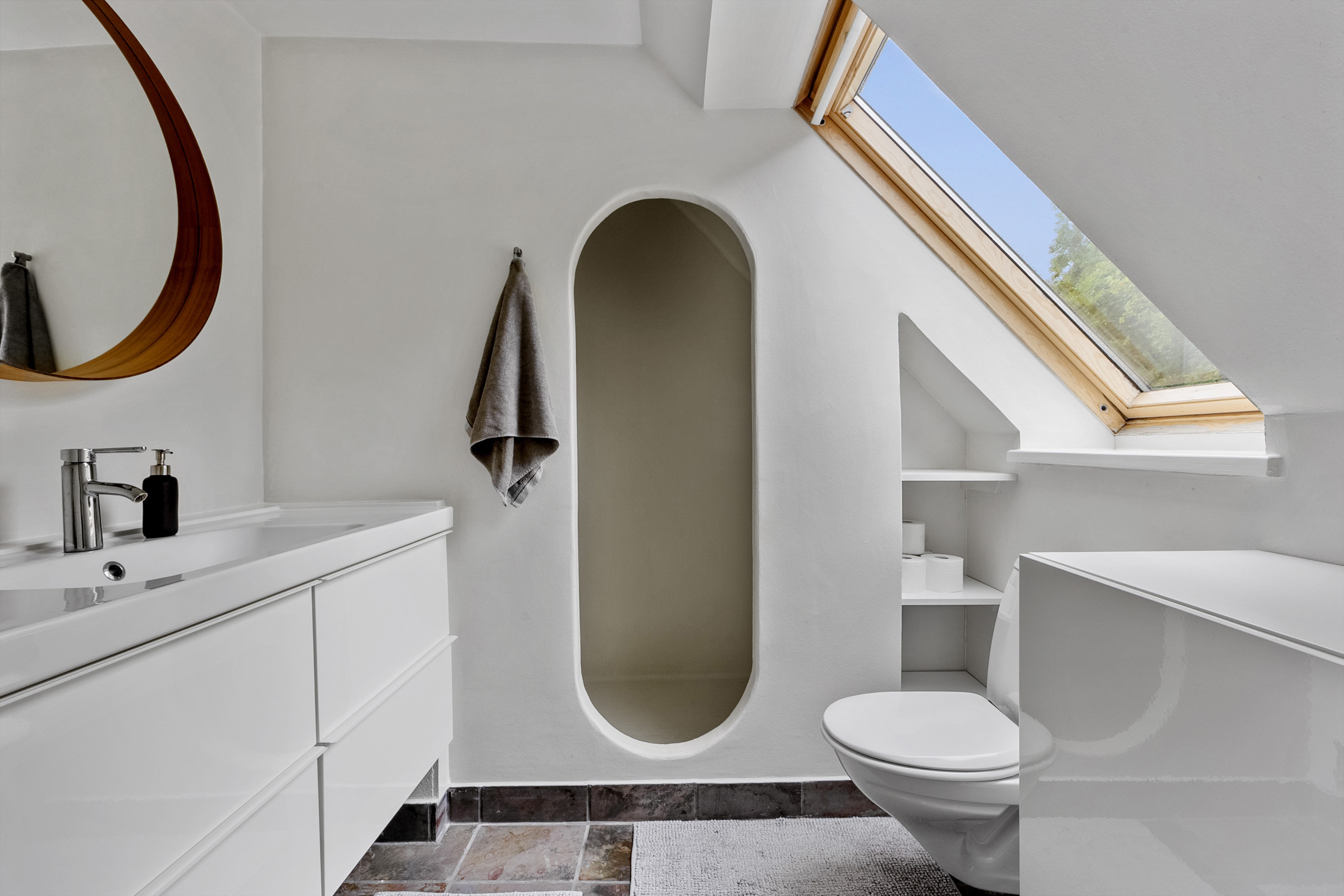 Fremhævet badeværelse billede i fuldskærmstilstand. Billede af Varnæsvej 139, 6200 Aabenraa