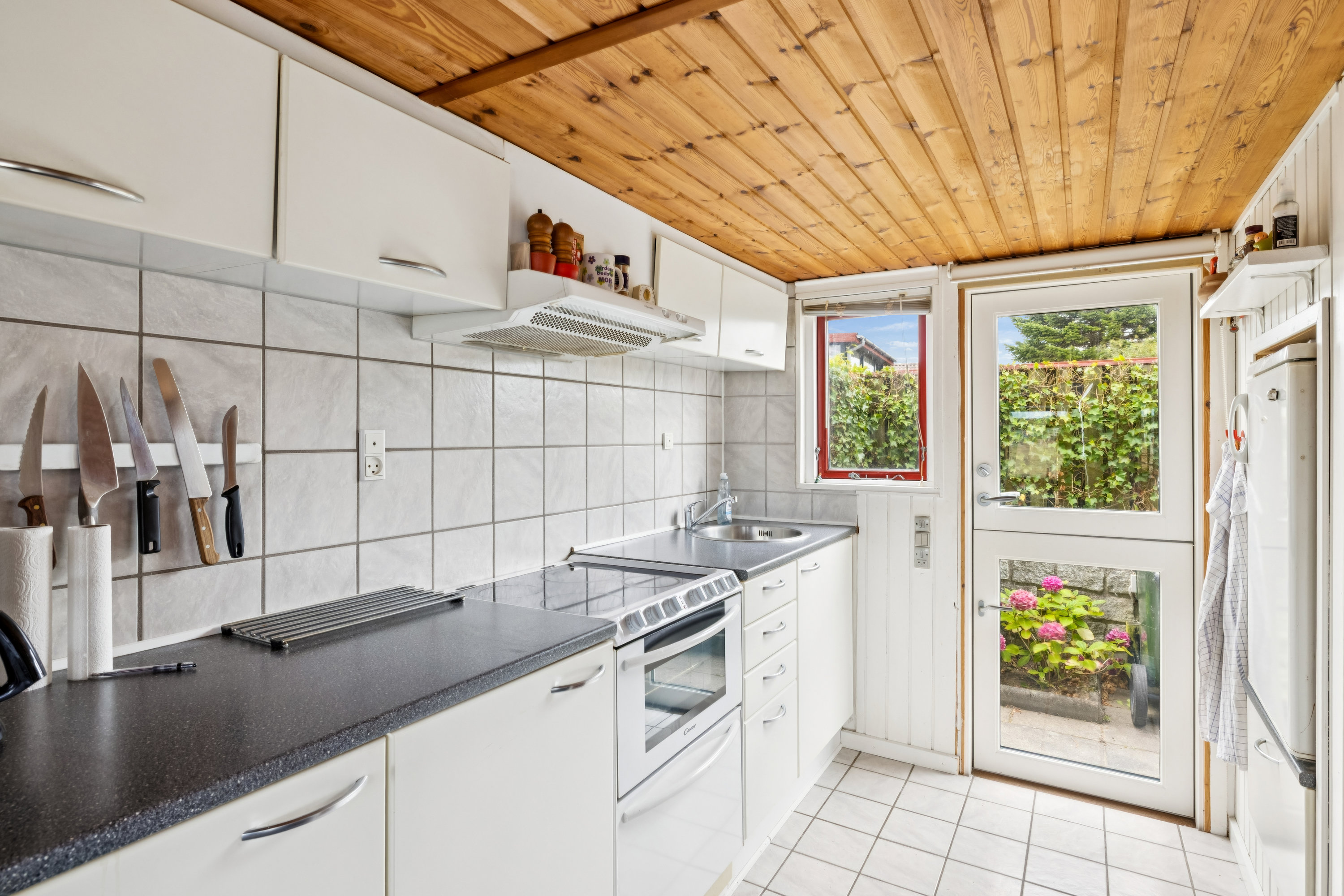 Fremhævet køkken billede i fuldskærmstilstand. Billede af Strandvejen 23A, 8410 Rønde